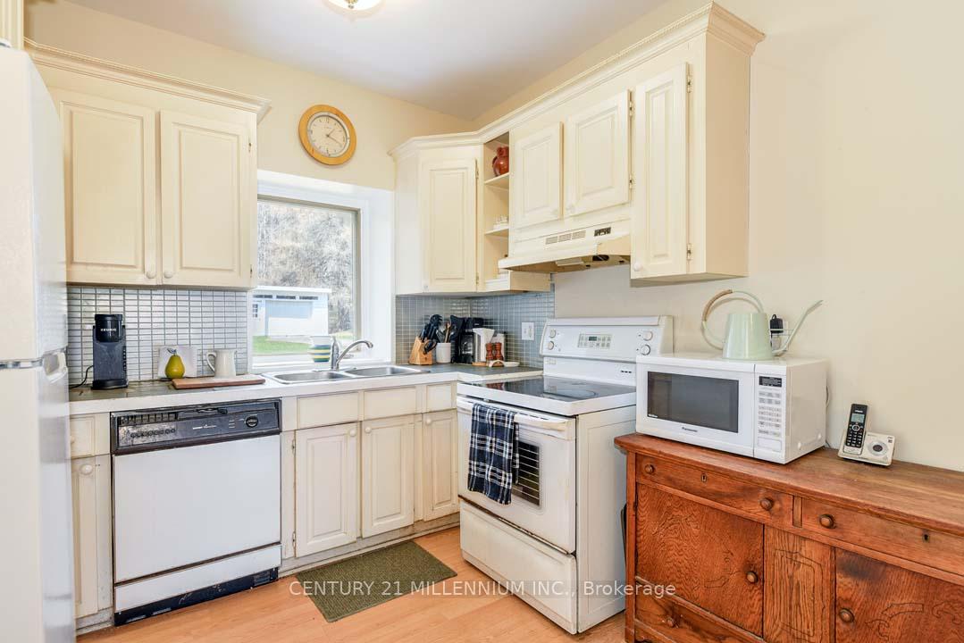 Photo 15 of 1380 Queen Street W, Caledon, Rural Caledon — HOMEH