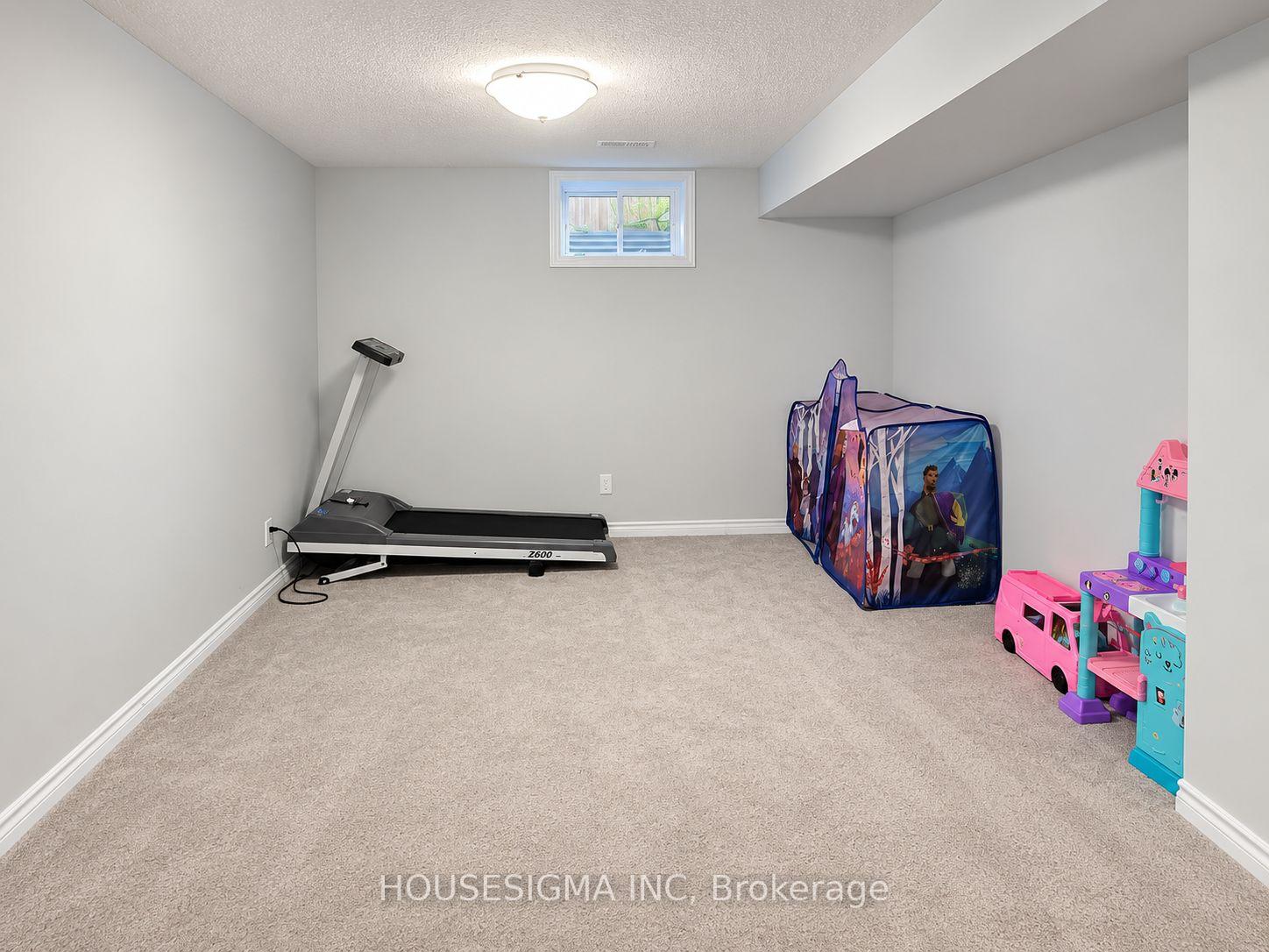 Photo 15 of 63 Tapadero Avenue, Ottawa, Kanata - Emerald Meadows/Trailwest — HOMEH