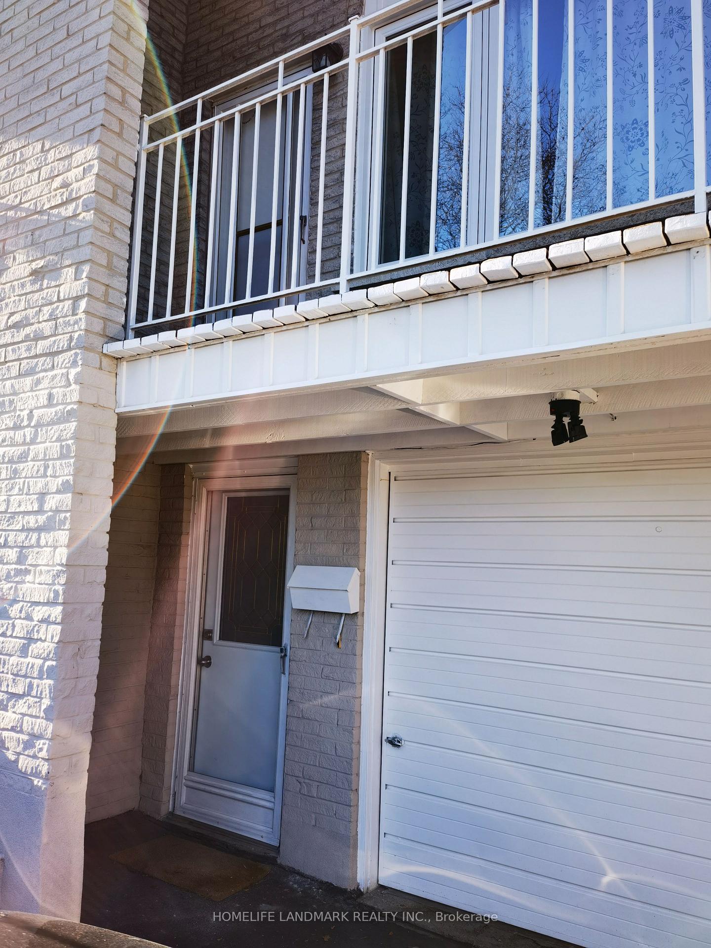 Front of Unit Lower, 2428 Cashmere Avenue