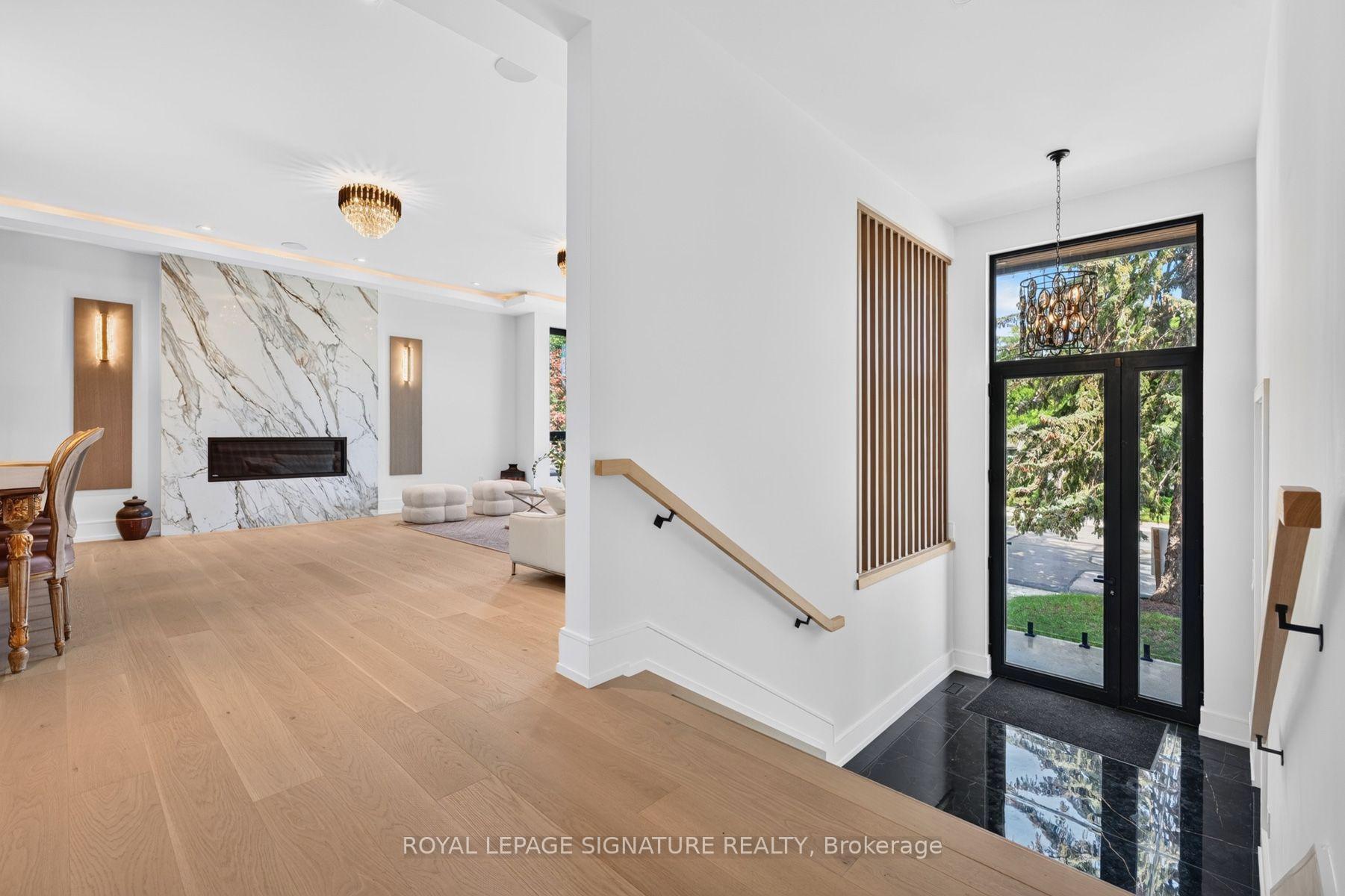 Photo 5 of 257 Lawrence Avenue E, North York, Bridle Path-Sunnybrook-York Mills — HOMEH