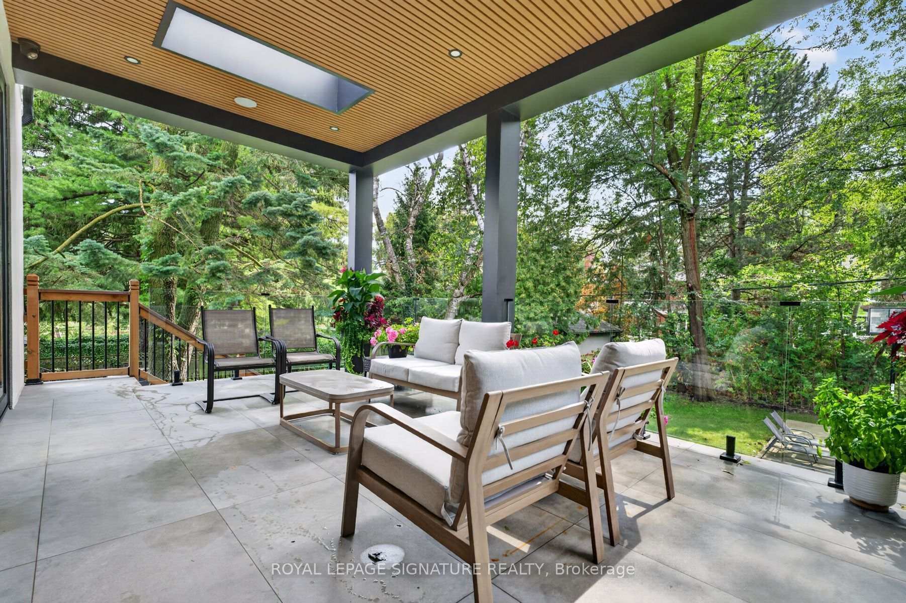 Photo 12 of 257 Lawrence Avenue E, North York, Bridle Path-Sunnybrook-York Mills — HOMEH