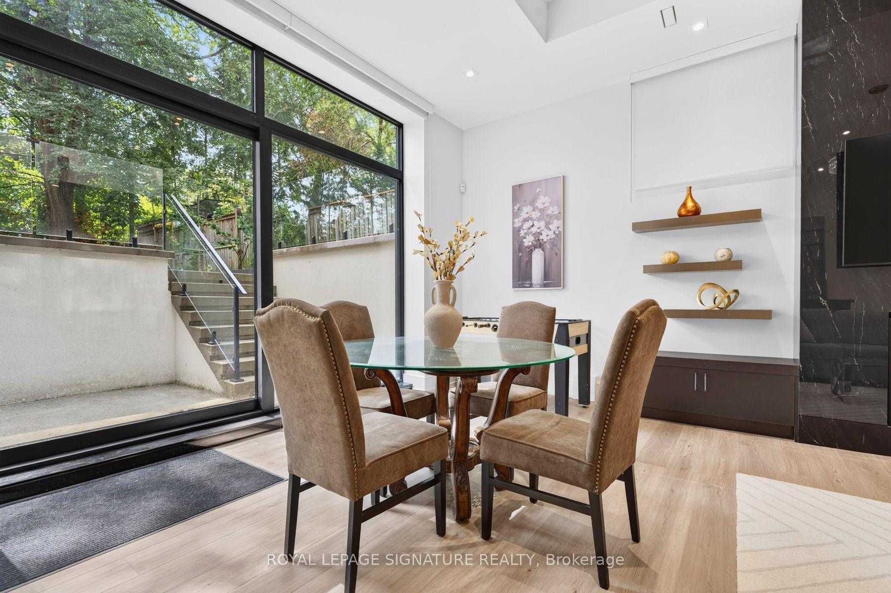 Photo 35 of 257 Lawrence Avenue E, North York, Bridle Path-Sunnybrook-York Mills — HOMEH