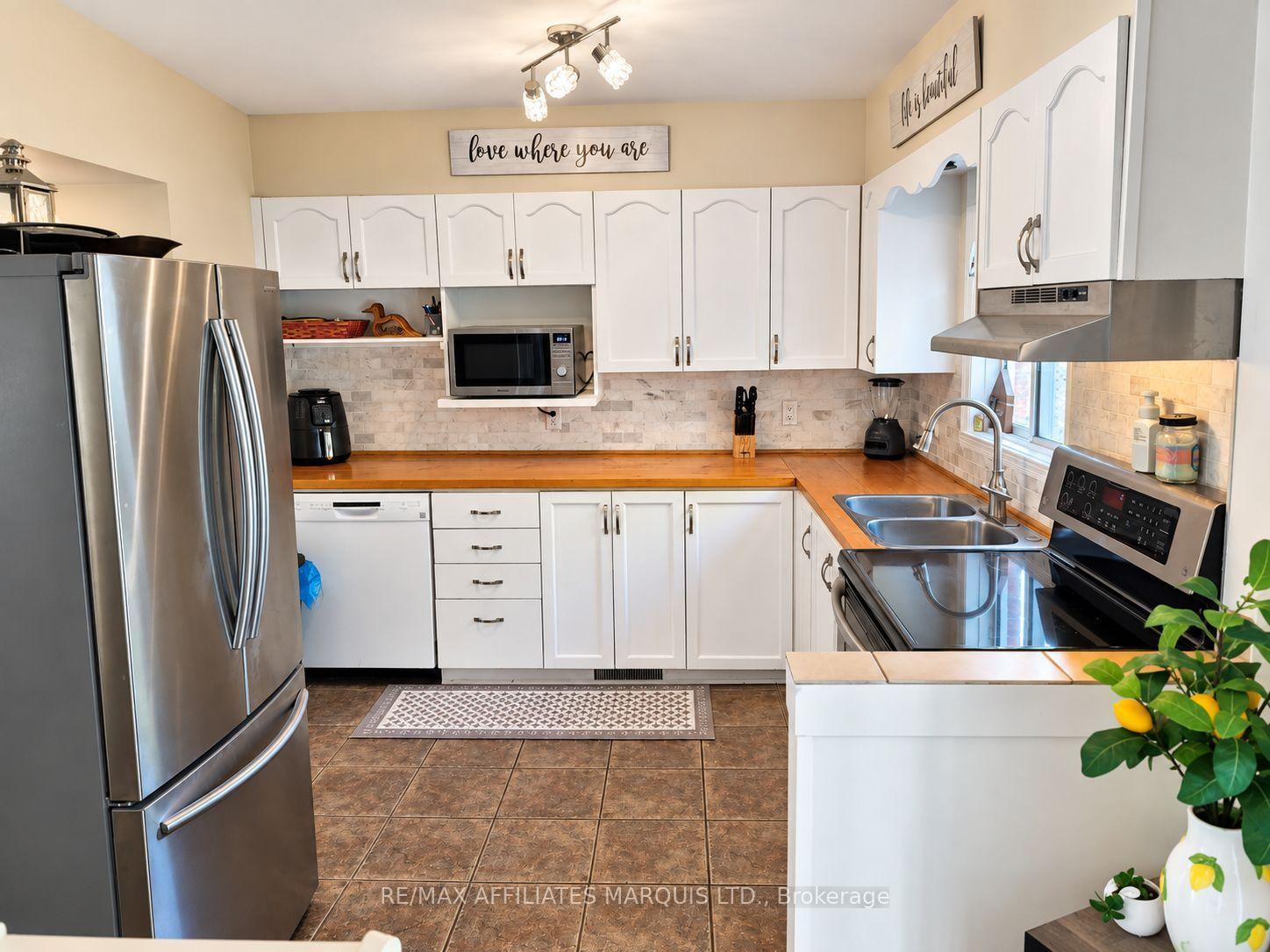 Photo 12 of 194 Elsie Avenue, Cornwall, Cornwall — HOMEH