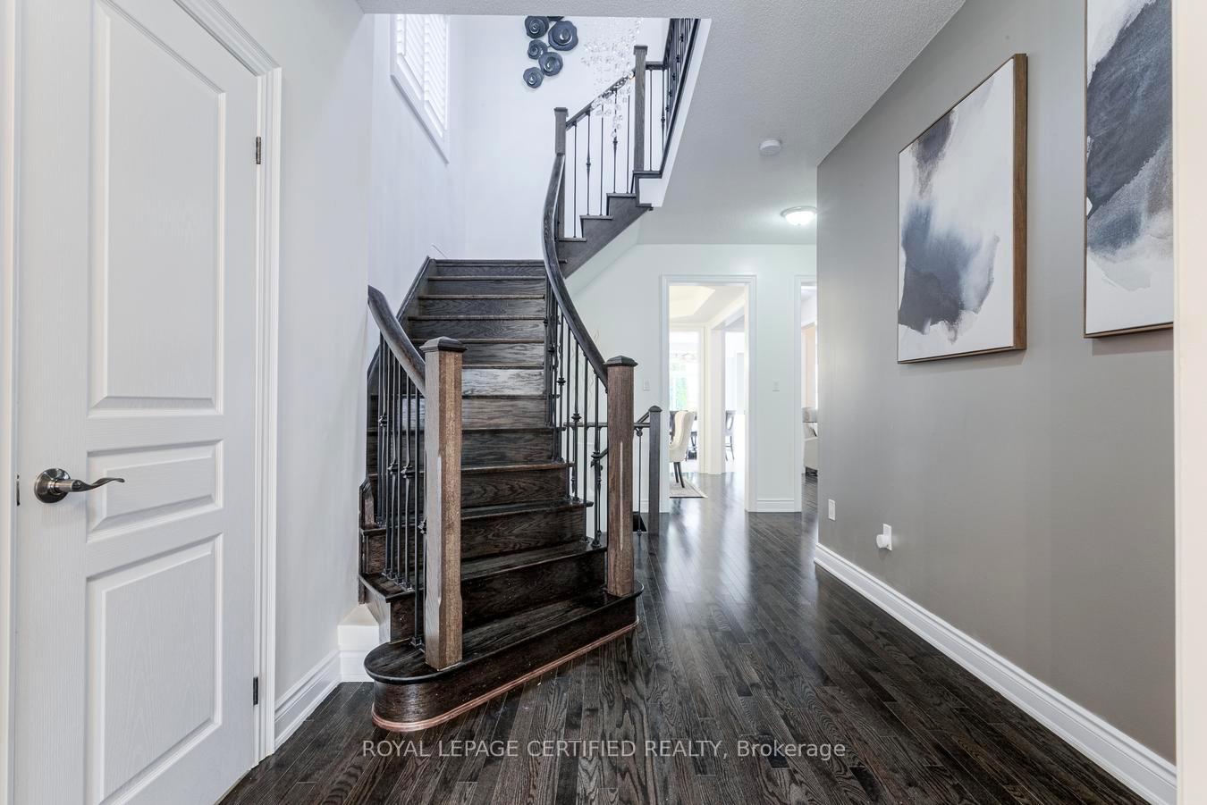 Photo 4 of 41 Danby Street, Vaughan, Kleinburg — HOMEH