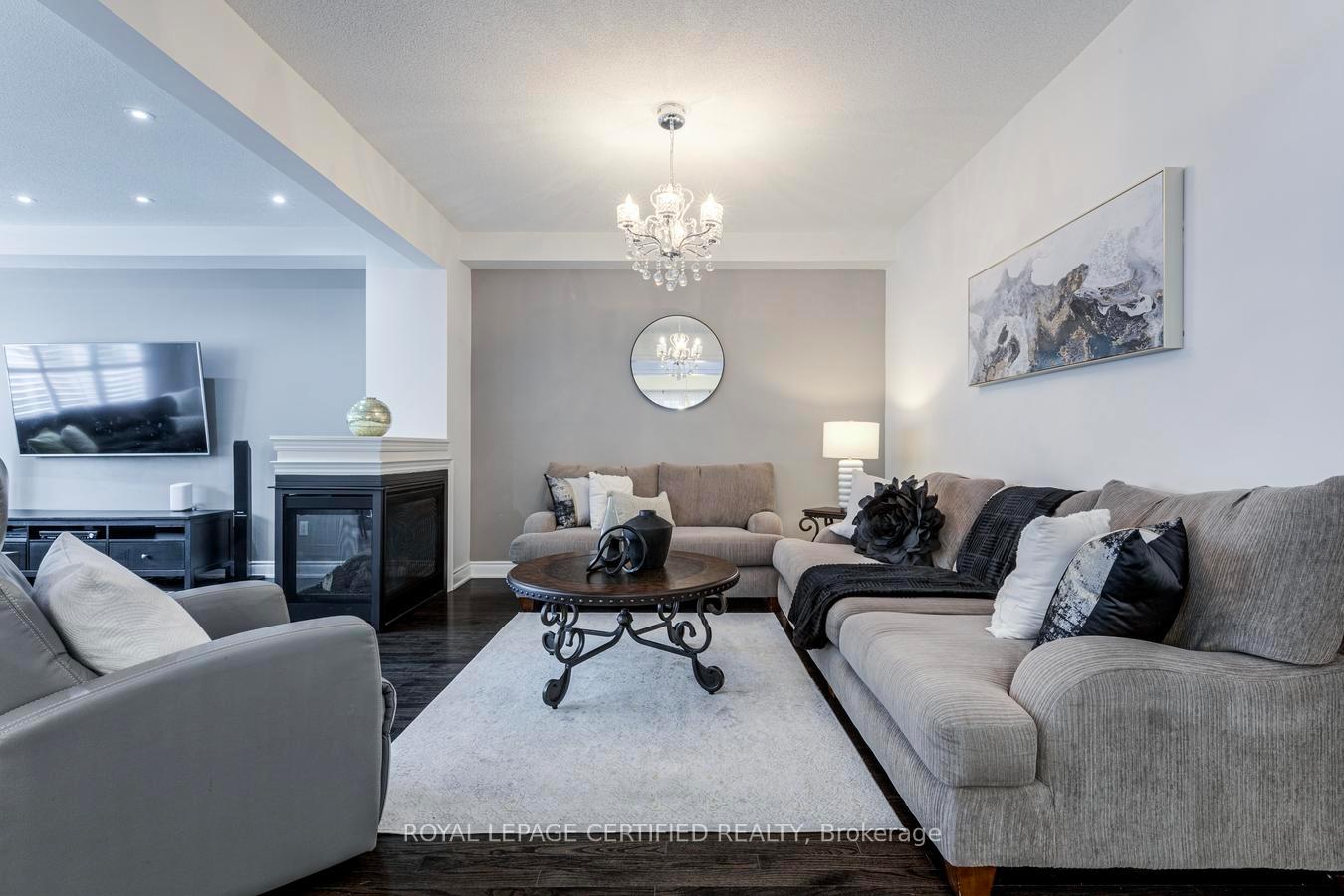Photo 5 of 41 Danby Street, Vaughan, Kleinburg — HOMEH