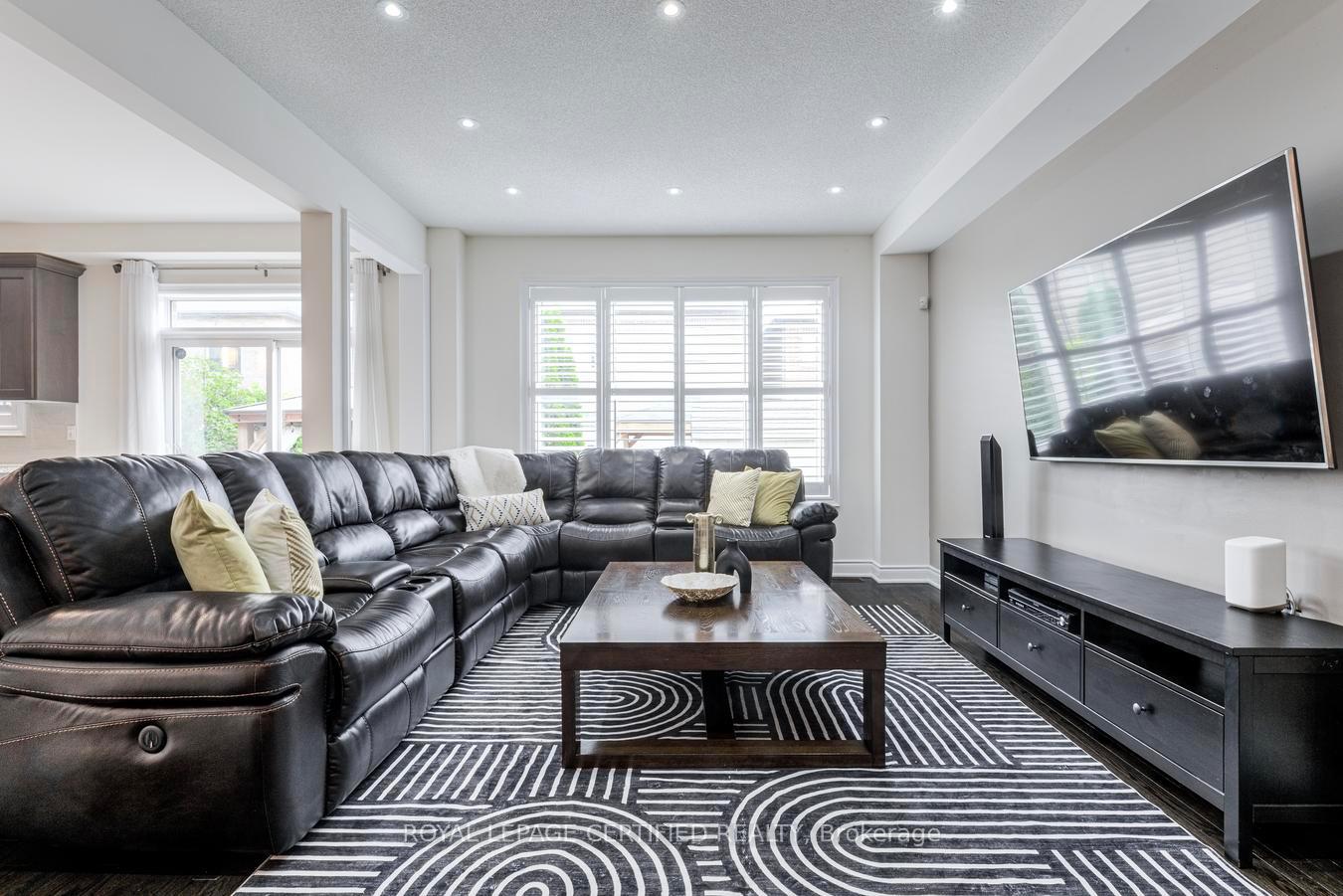 Photo 8 of 41 Danby Street, Vaughan, Kleinburg — HOMEH