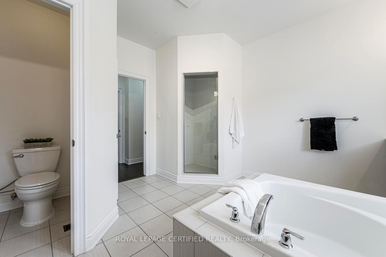 Photo 24 of 41 Danby Street, Vaughan, Kleinburg — HOMEH