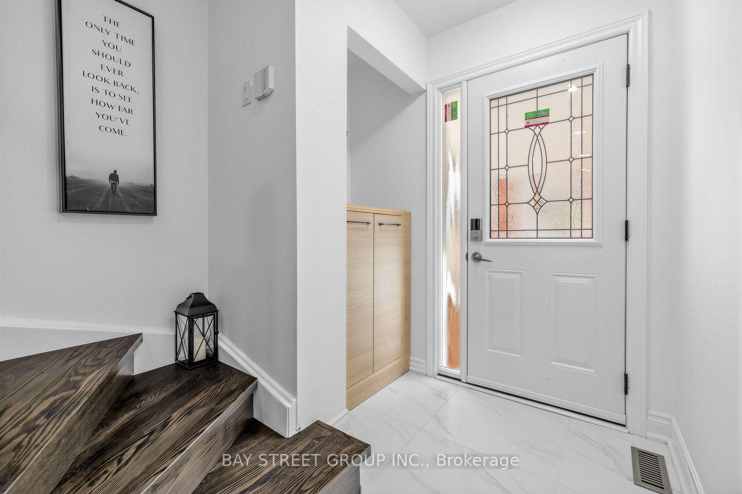 Photo 6 of 20 Harness Circle, Markham, Milliken Mills East — HOMEH