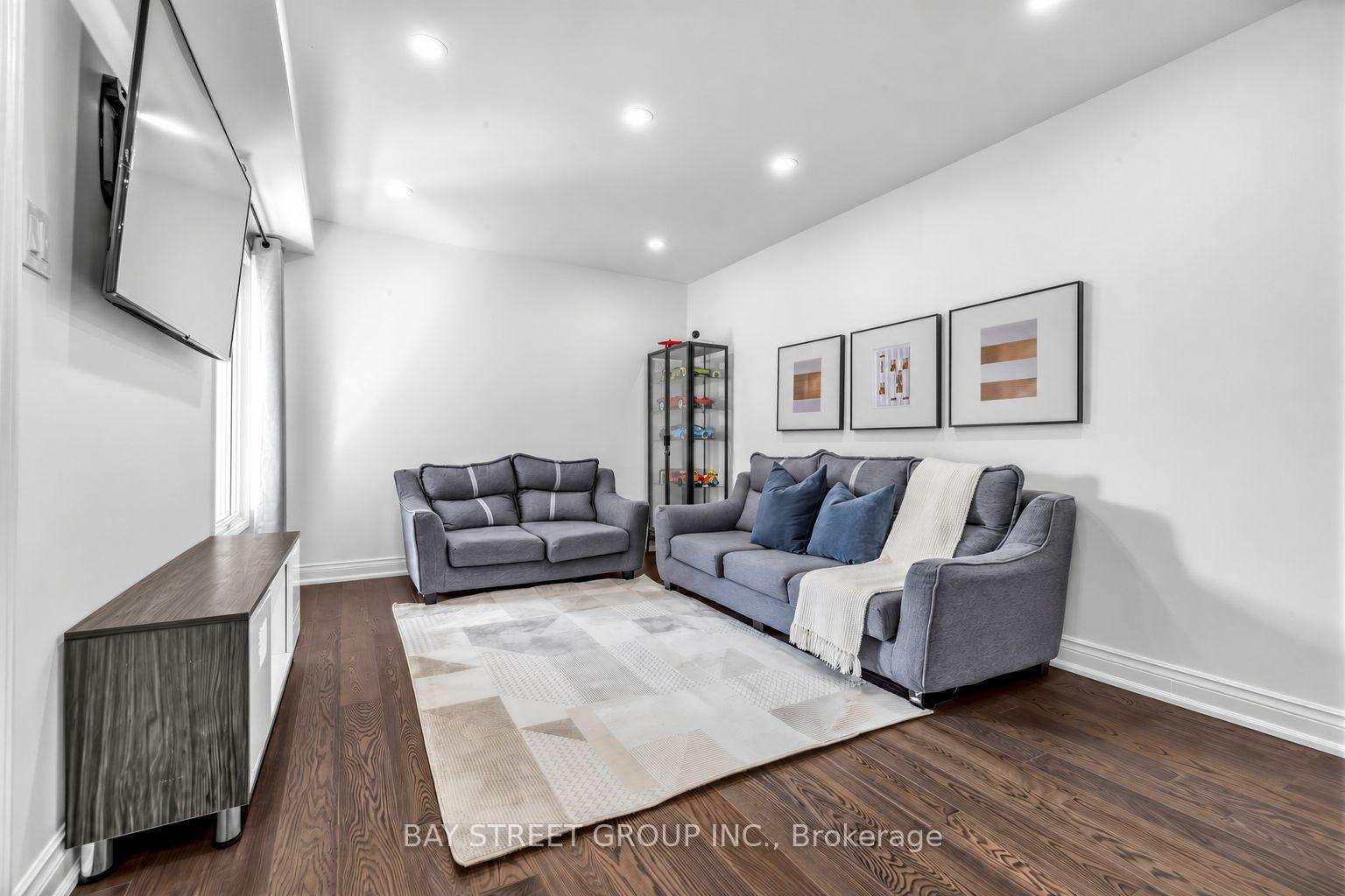 Photo 10 of 20 Harness Circle, Markham, Milliken Mills East — HOMEH