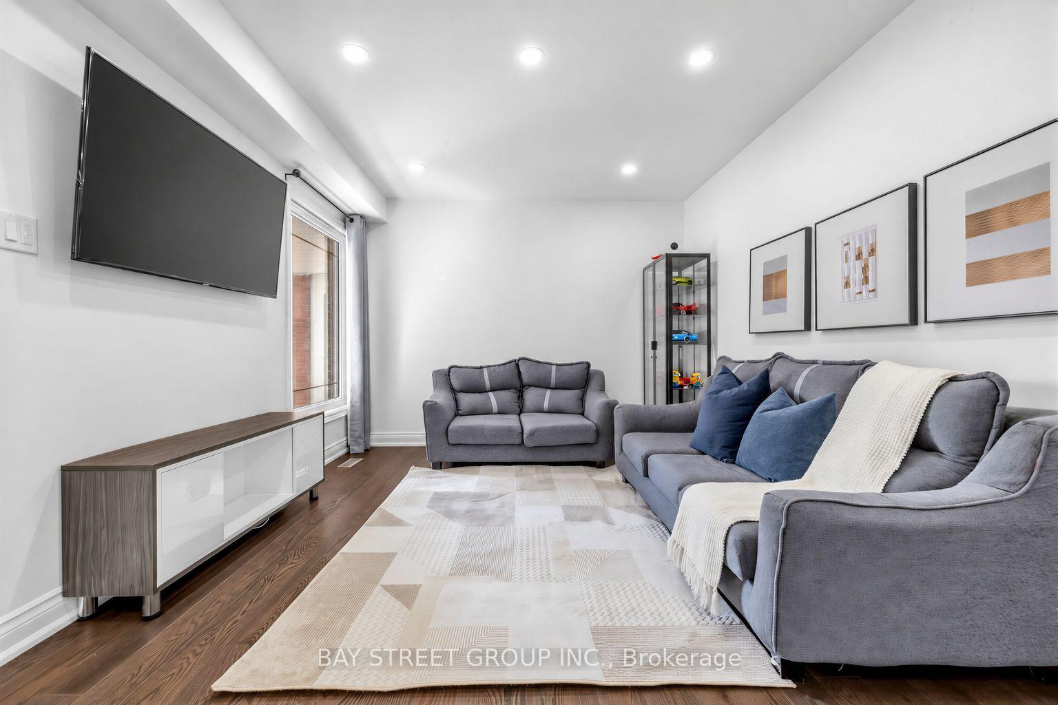 Photo 11 of 20 Harness Circle, Markham, Milliken Mills East — HOMEH