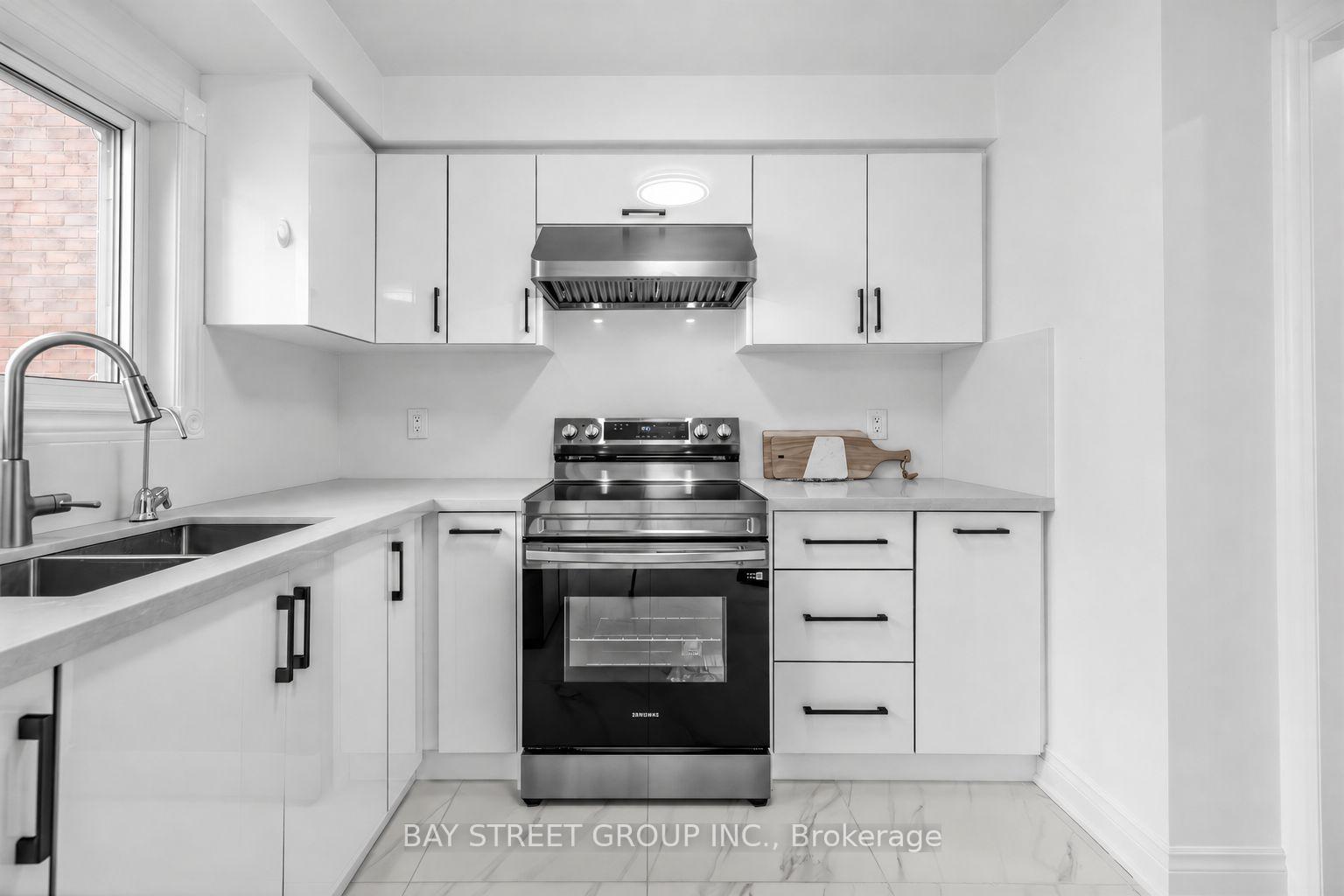 Photo 14 of 20 Harness Circle, Markham, Milliken Mills East — HOMEH