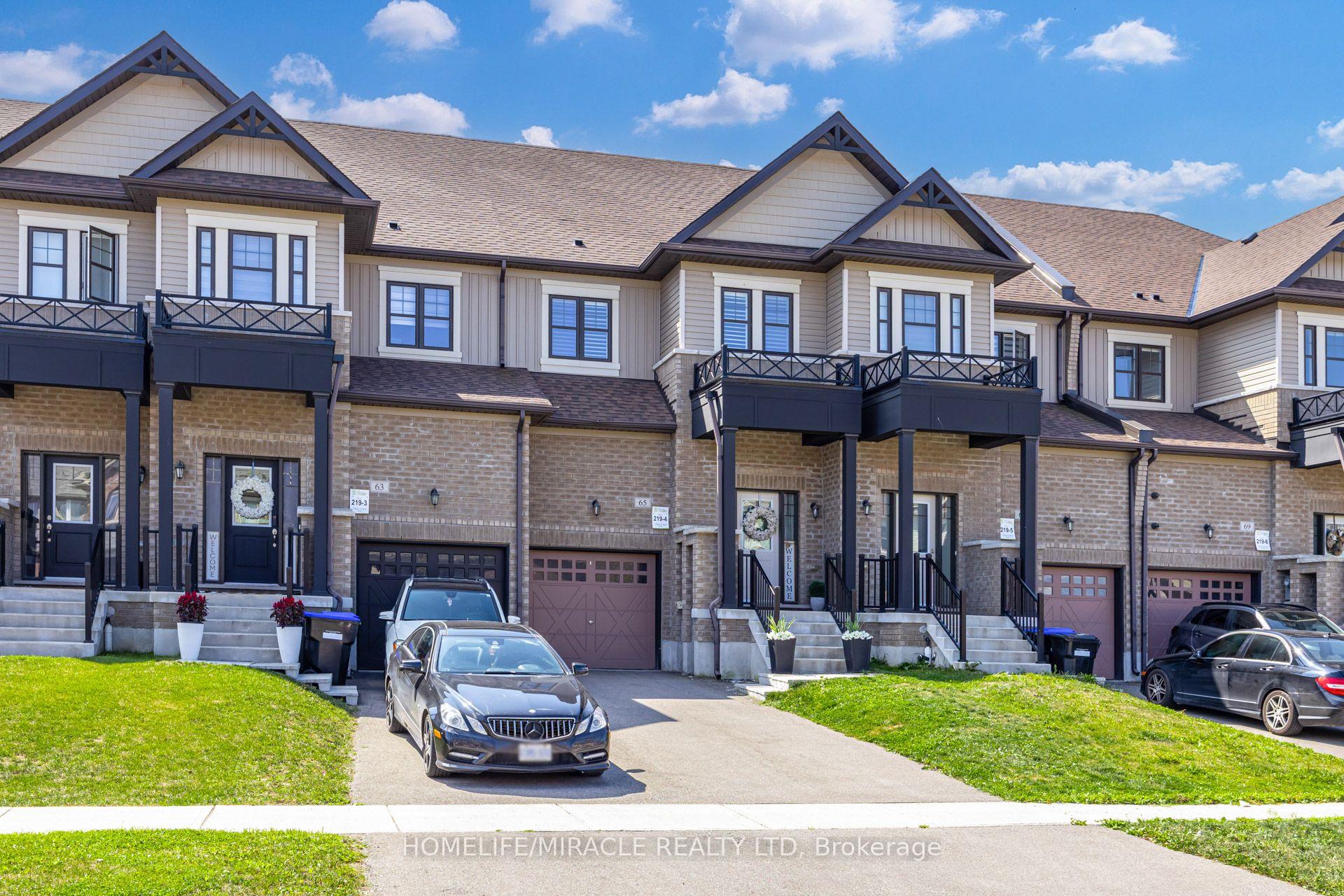 Photo 2 of 65 Lorne Thomas Place, New Tecumseth, Alliston — HOMEH