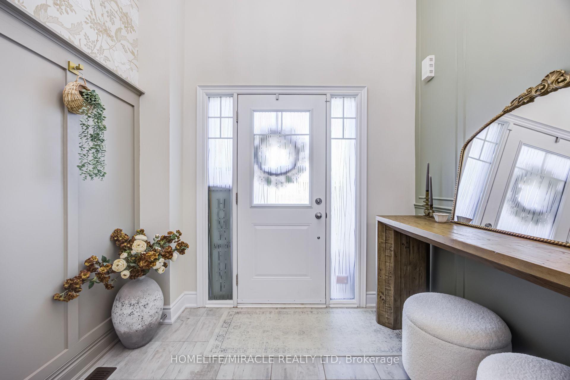 Photo 9 of 65 Lorne Thomas Place, New Tecumseth, Alliston — HOMEH