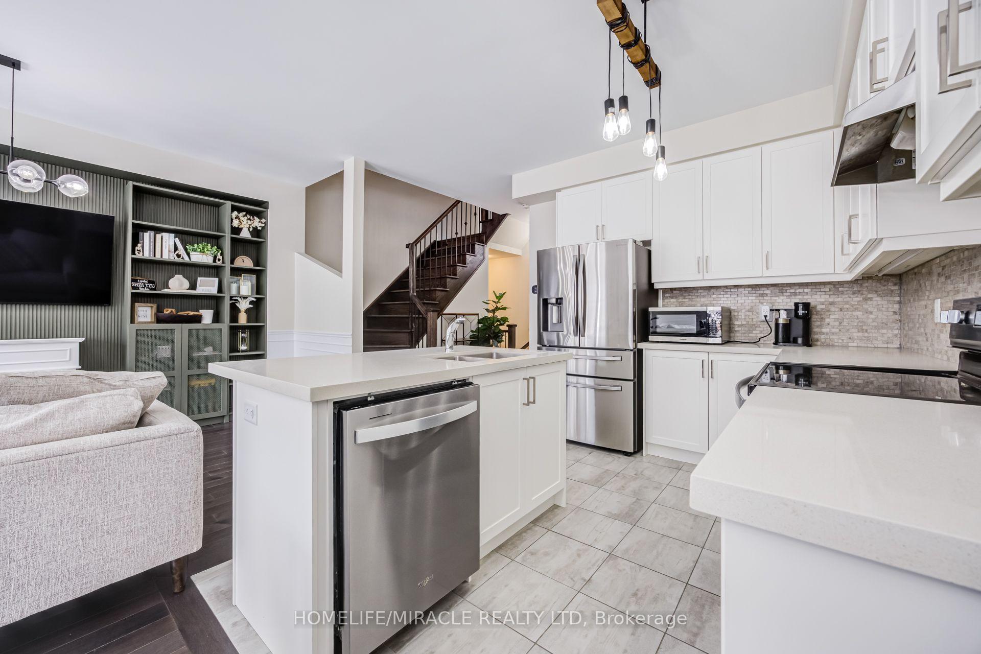 Photo 25 of 65 Lorne Thomas Place, New Tecumseth, Alliston — HOMEH