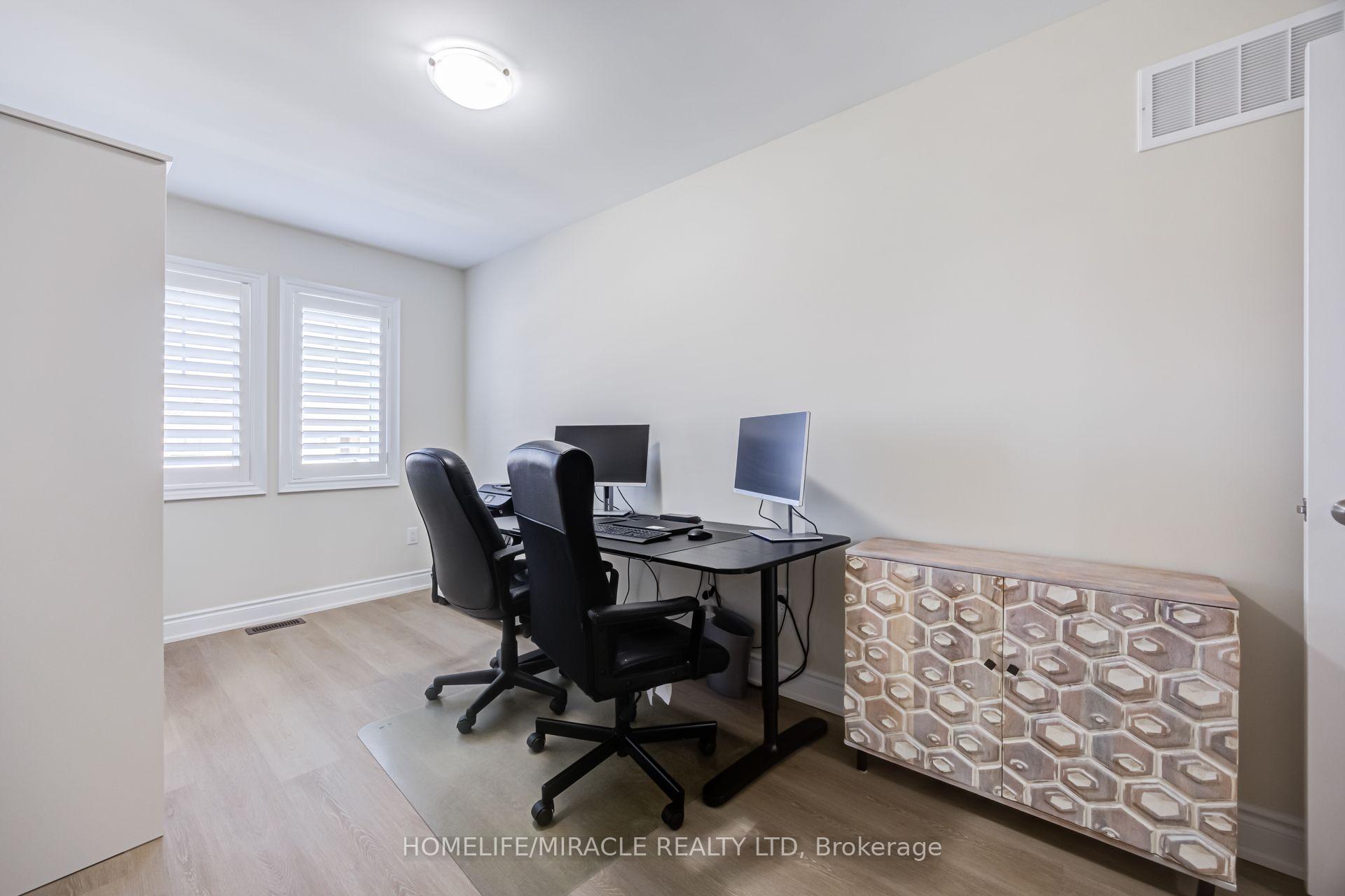 Photo 31 of 65 Lorne Thomas Place, New Tecumseth, Alliston — HOMEH