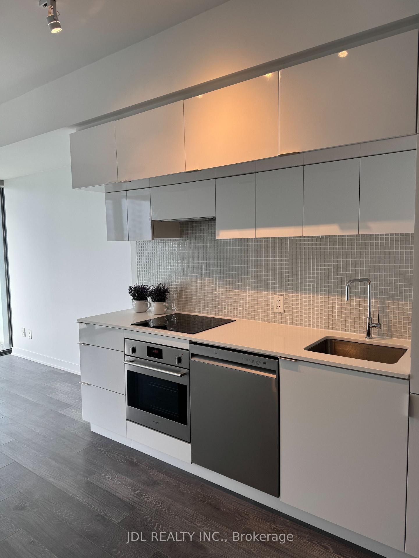 Photo 9 of Unit Unit 1912, 185 Roehampton Avenue, Toronto, Mount Pleasant West — HOMEH
