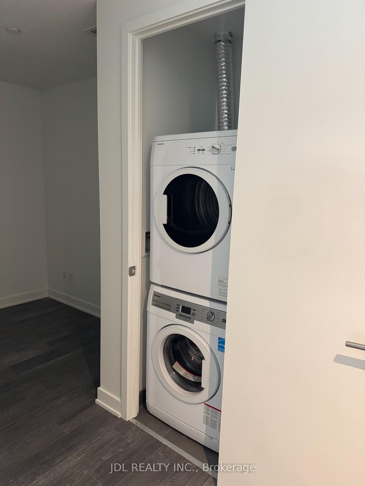 Photo 10 of Unit Unit 1912, 185 Roehampton Avenue, Toronto, Mount Pleasant West — HOMEH