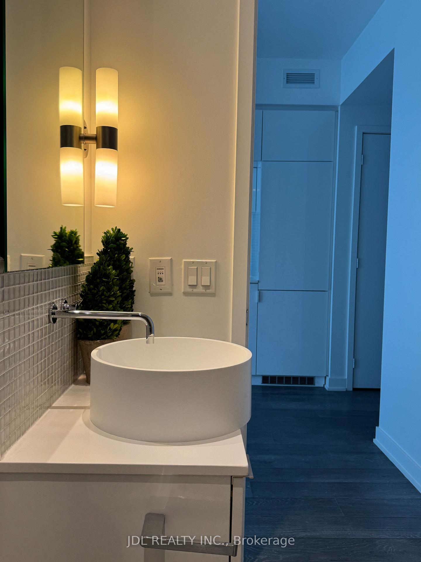Photo 24 of Unit Unit 1912, 185 Roehampton Avenue, Toronto, Mount Pleasant West — HOMEH