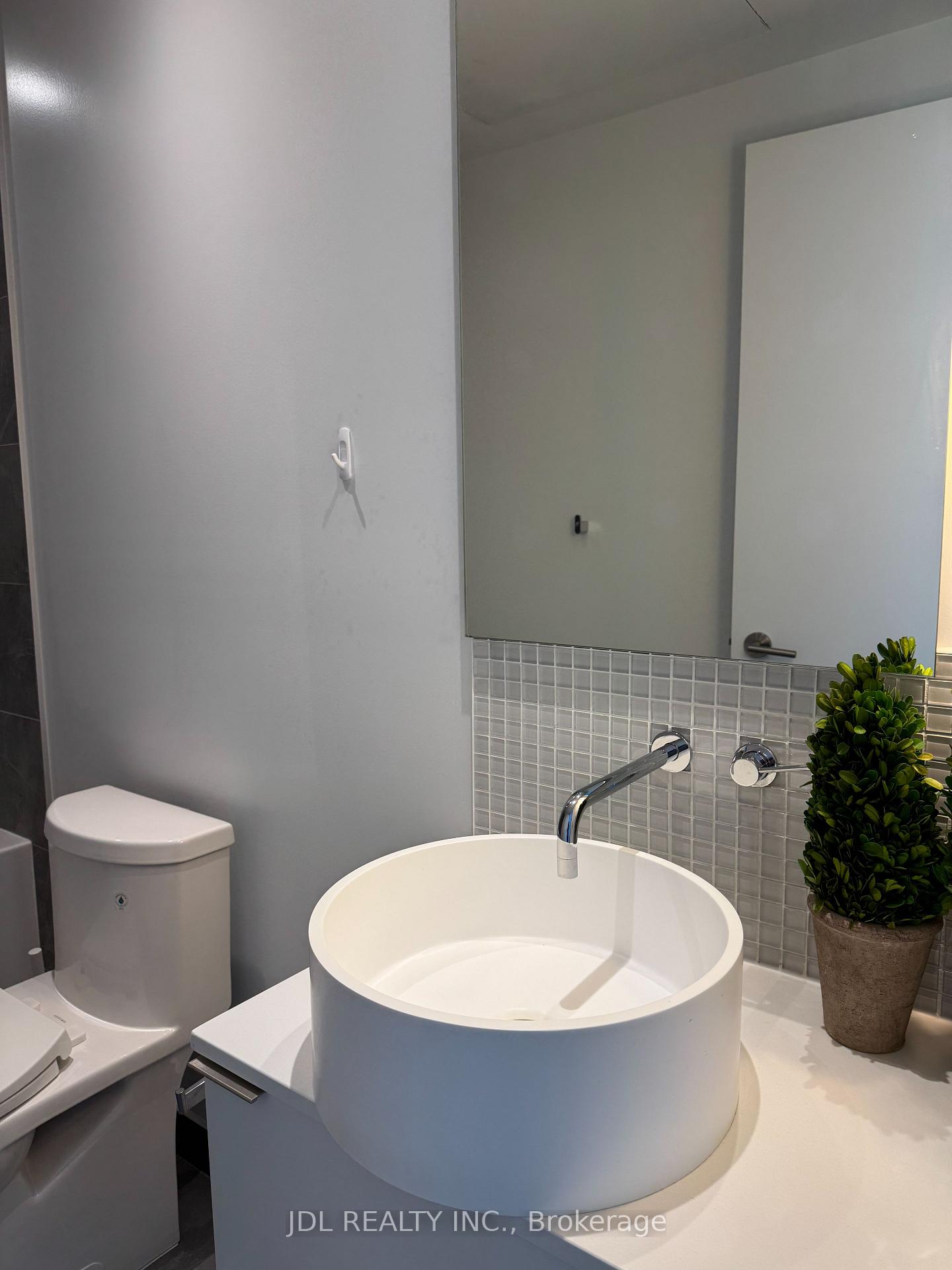 Photo 25 of Unit Unit 1912, 185 Roehampton Avenue, Toronto, Mount Pleasant West — HOMEH