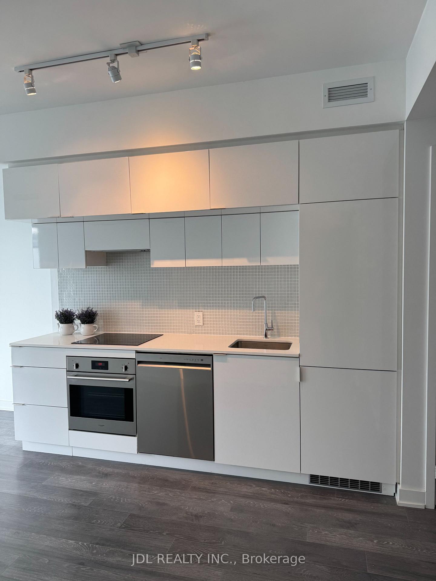 Photo 27 of Unit Unit 1912, 185 Roehampton Avenue, Toronto, Mount Pleasant West — HOMEH