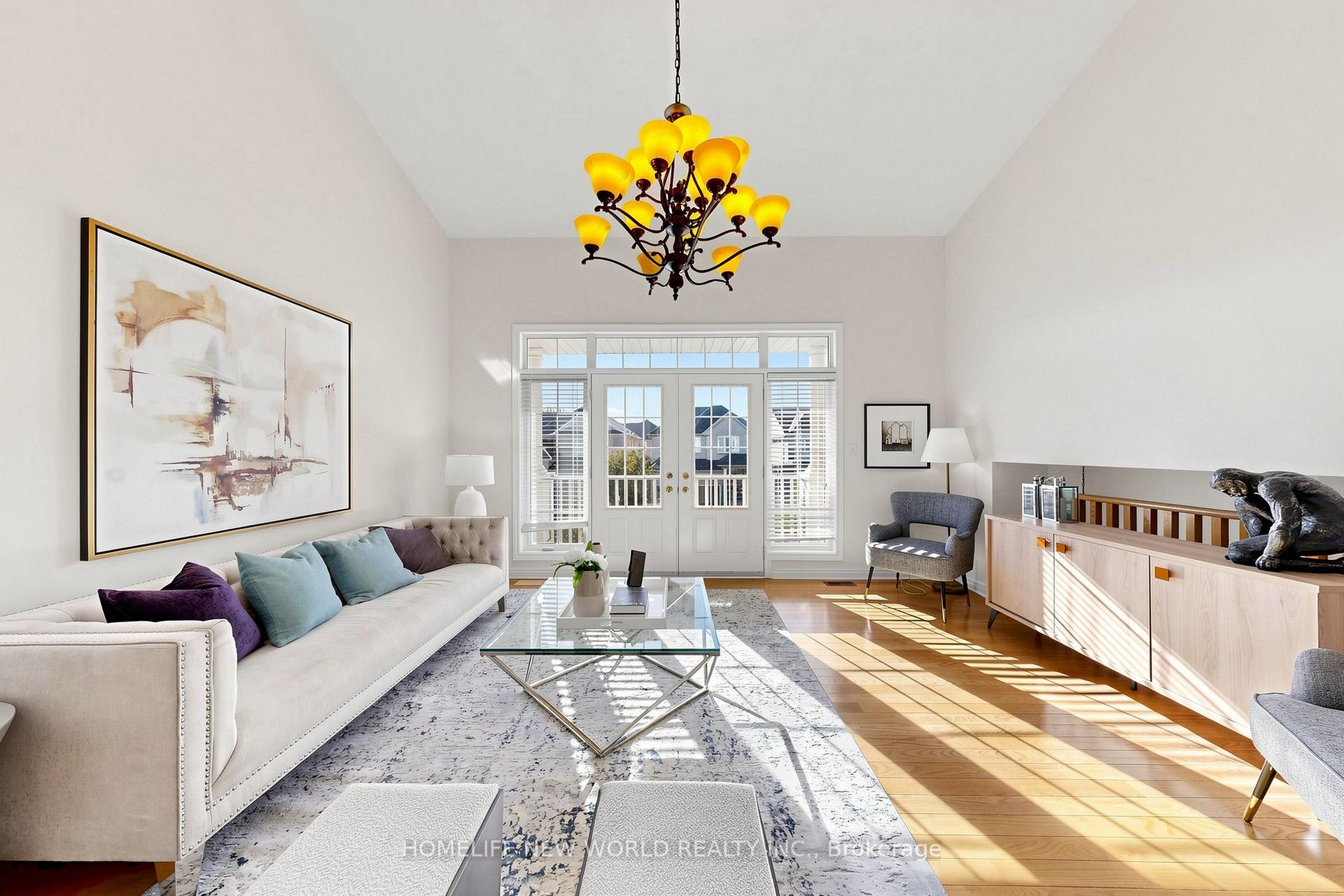 Photo 3 of 5 Rivington Avenue, Vaughan, Patterson — HOMEH