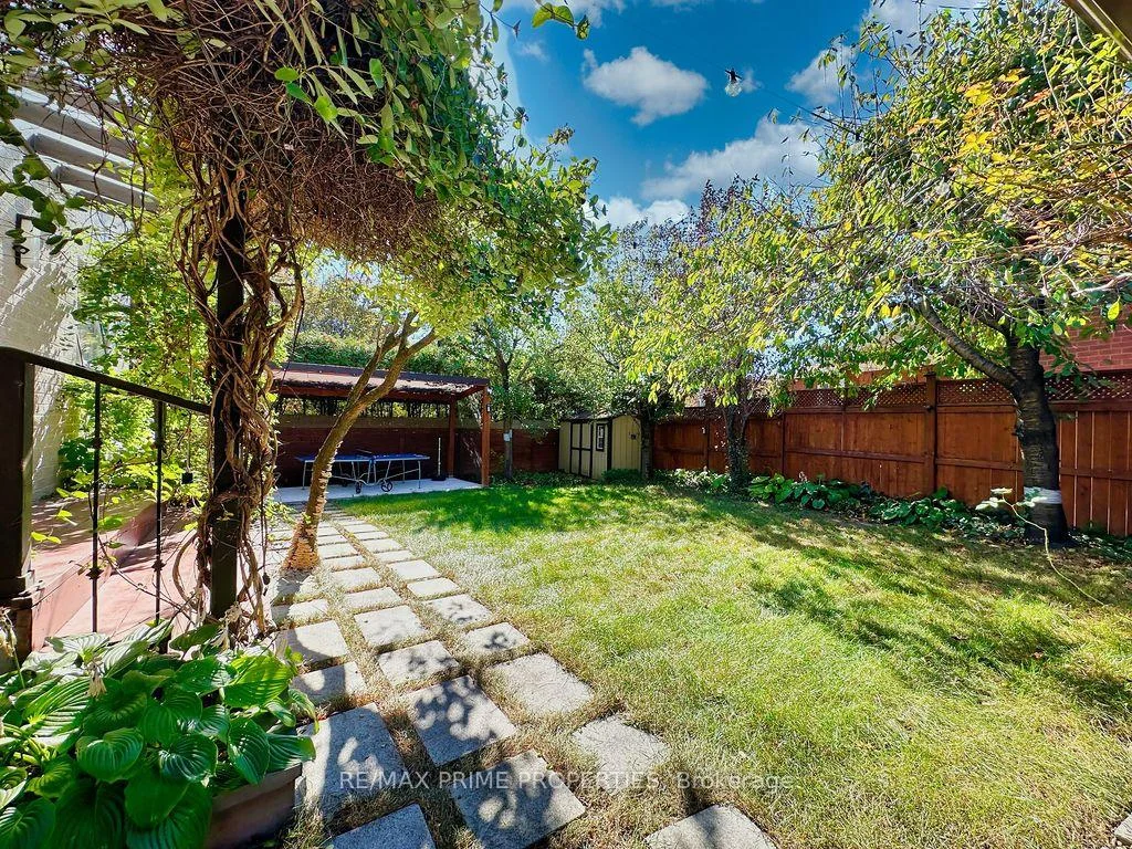 Photo 37 of 338 Brownridge Drive, Vaughan, Brownridge — HOMEH