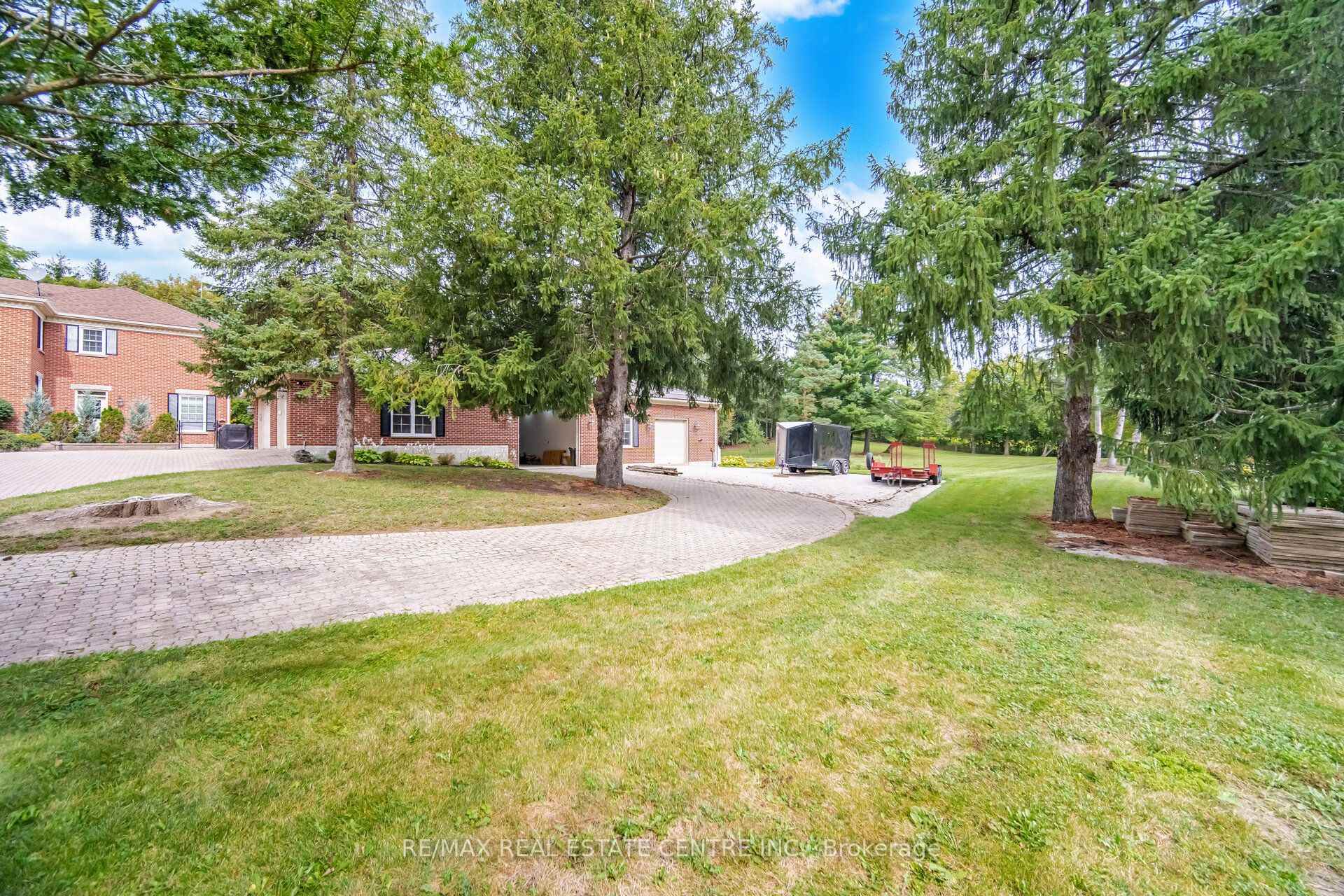 Photo 2 of 10245 Old Pine Crest Road, Brampton, Northwest Brampton — HOMEH