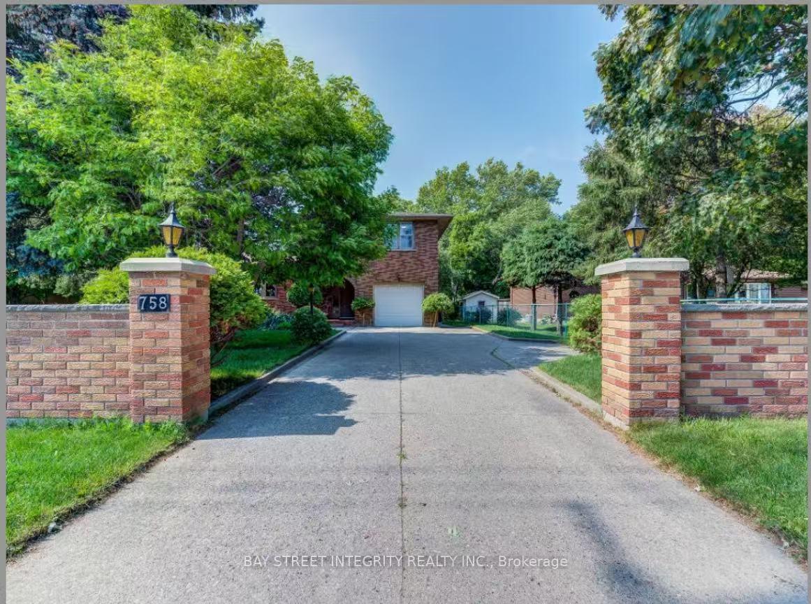 Photo 1 of Upper 758 Bradley Avenue, London, South Y — HOMEH