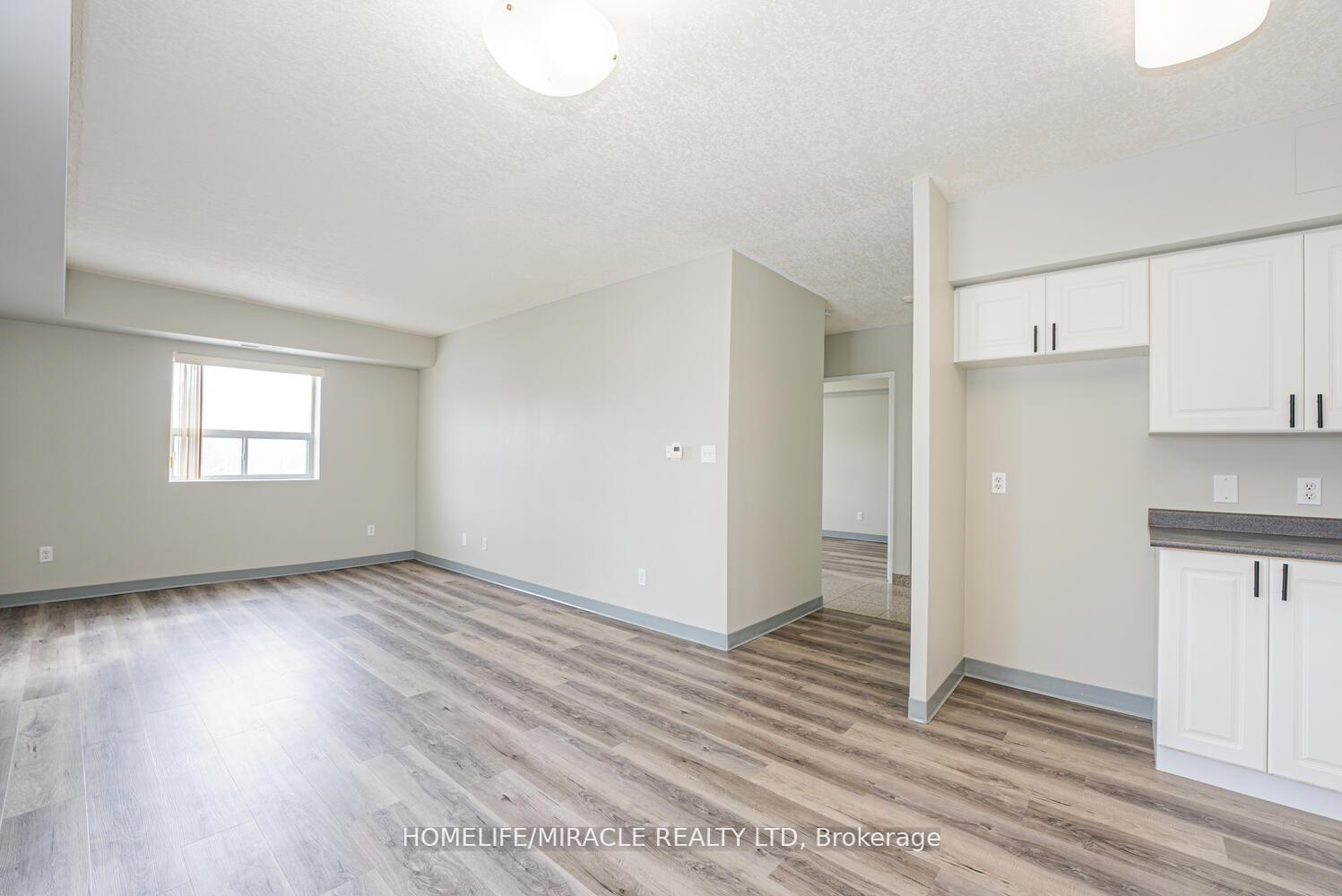 Photo 6 of Unit 610, 274 Erb Street W, Waterloo, Maple Hills — HOMEH