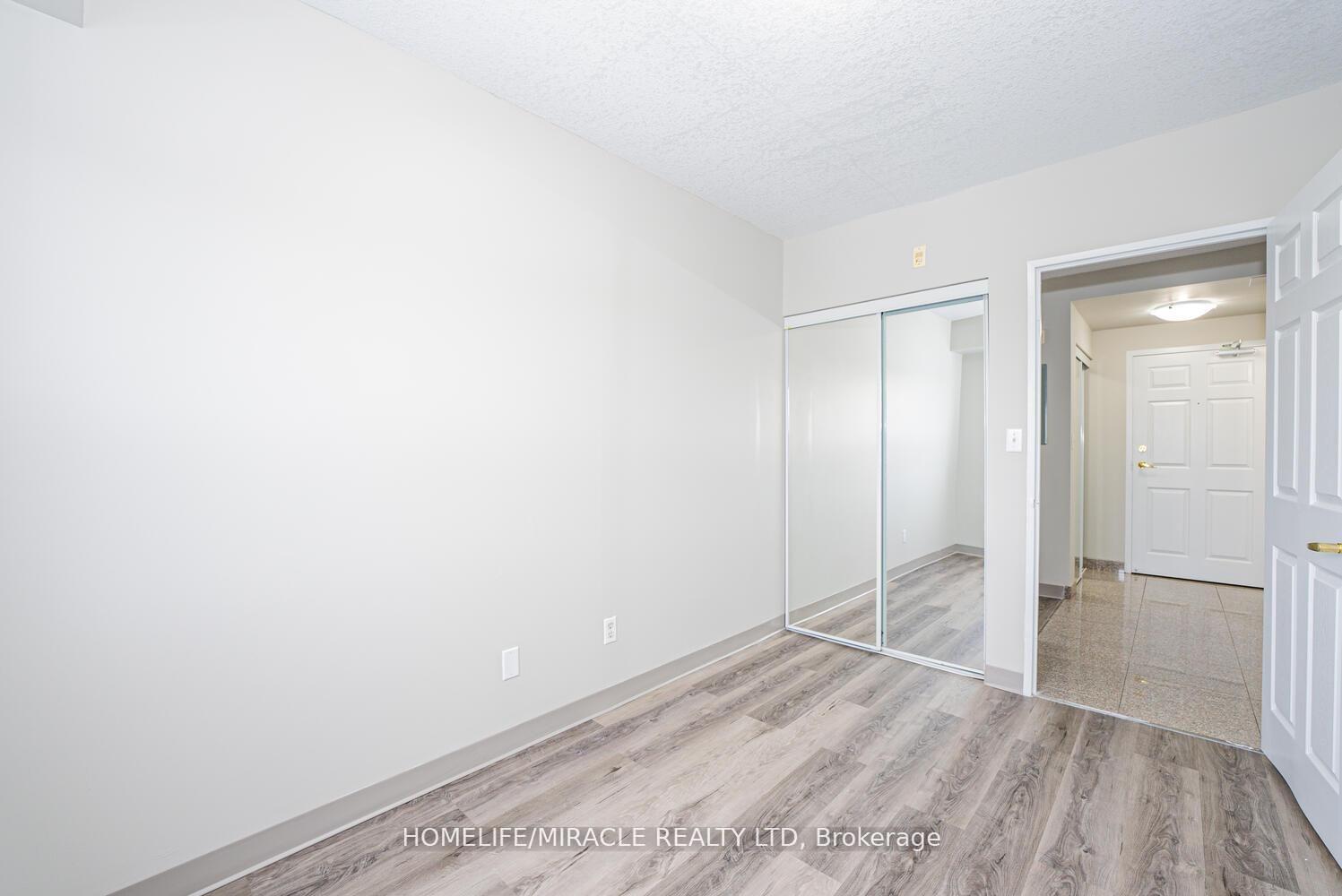 Photo 11 of Unit 610, 274 Erb Street W, Waterloo, Maple Hills — HOMEH