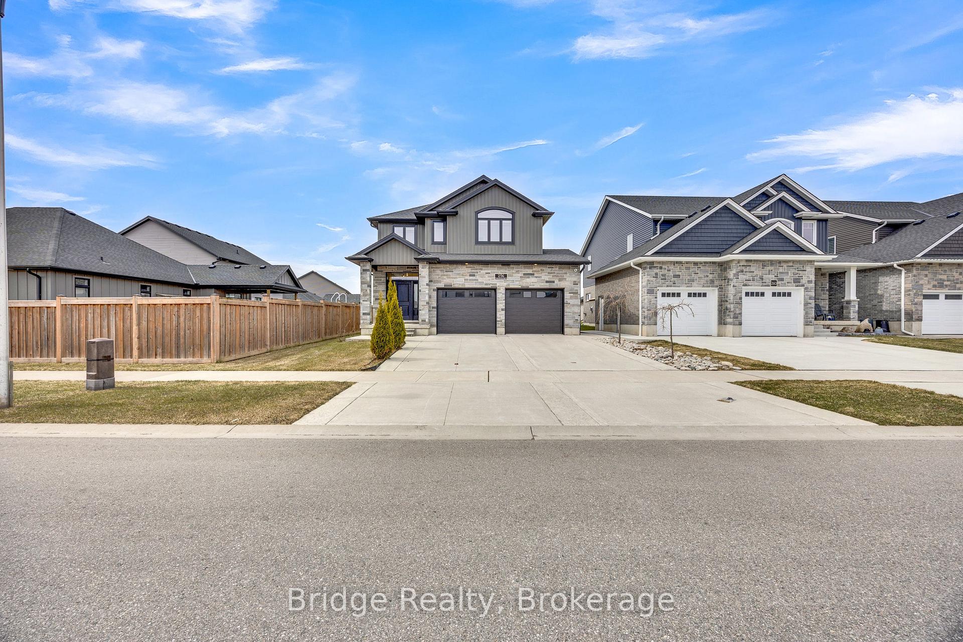 Photo of 256 Tamarack Boulevard