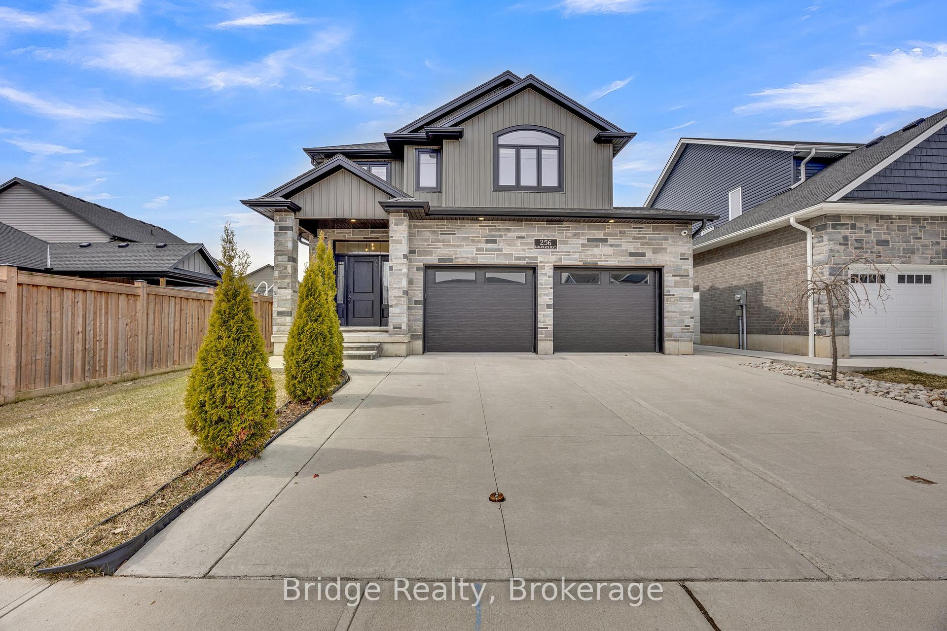 Photo 4 of 256 Tamarack Boulevard, Woodstock, Woodstock - North — HOMEH
