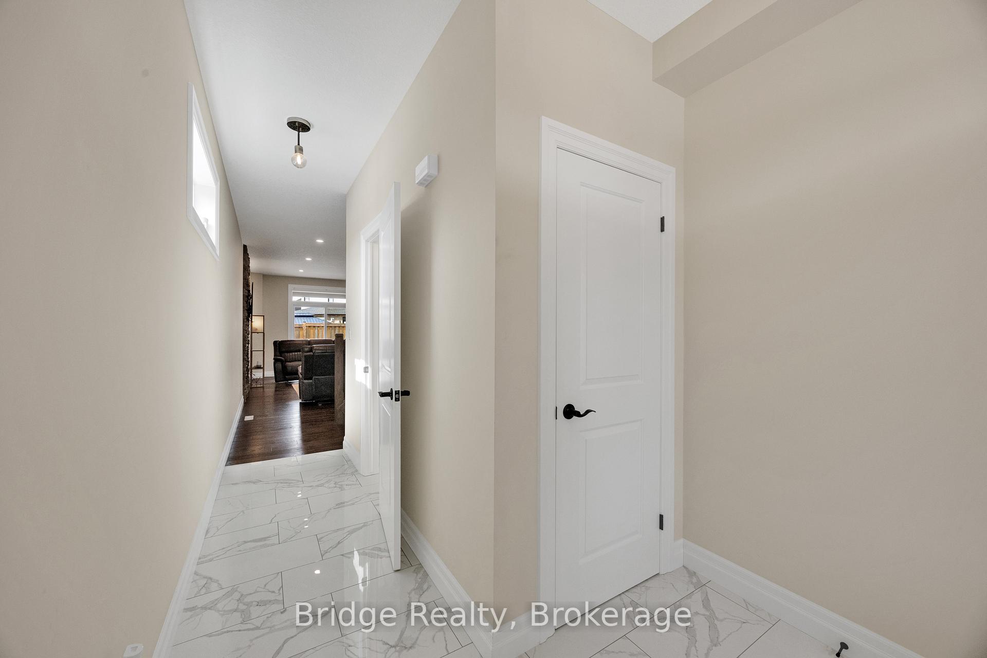 Photo 7 of 256 Tamarack Boulevard, Woodstock, Woodstock - North — HOMEH