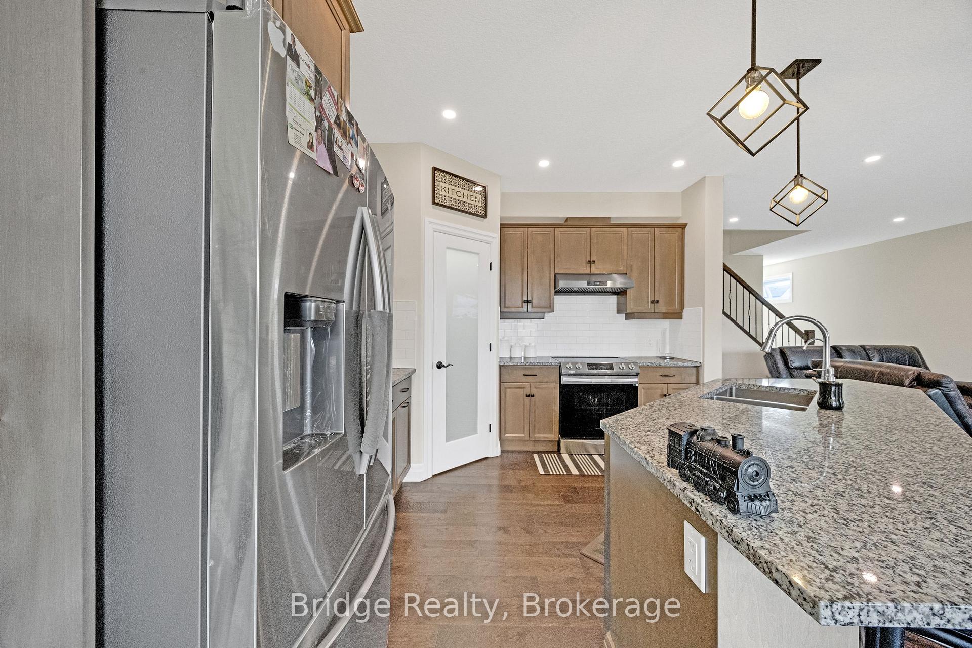 Photo 19 of 256 Tamarack Boulevard, Woodstock, Woodstock - North — HOMEH