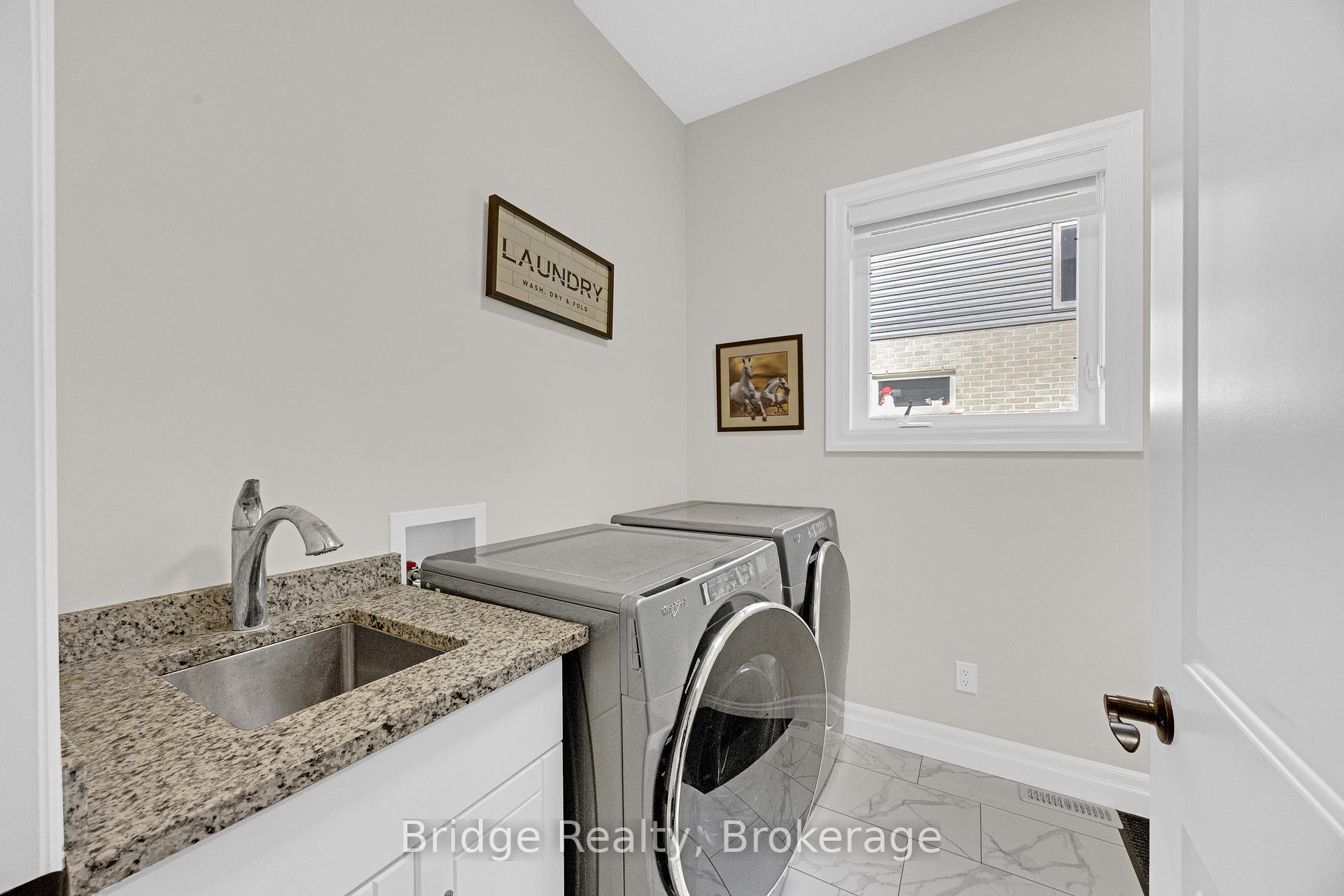 Photo 24 of 256 Tamarack Boulevard, Woodstock, Woodstock - North — HOMEH