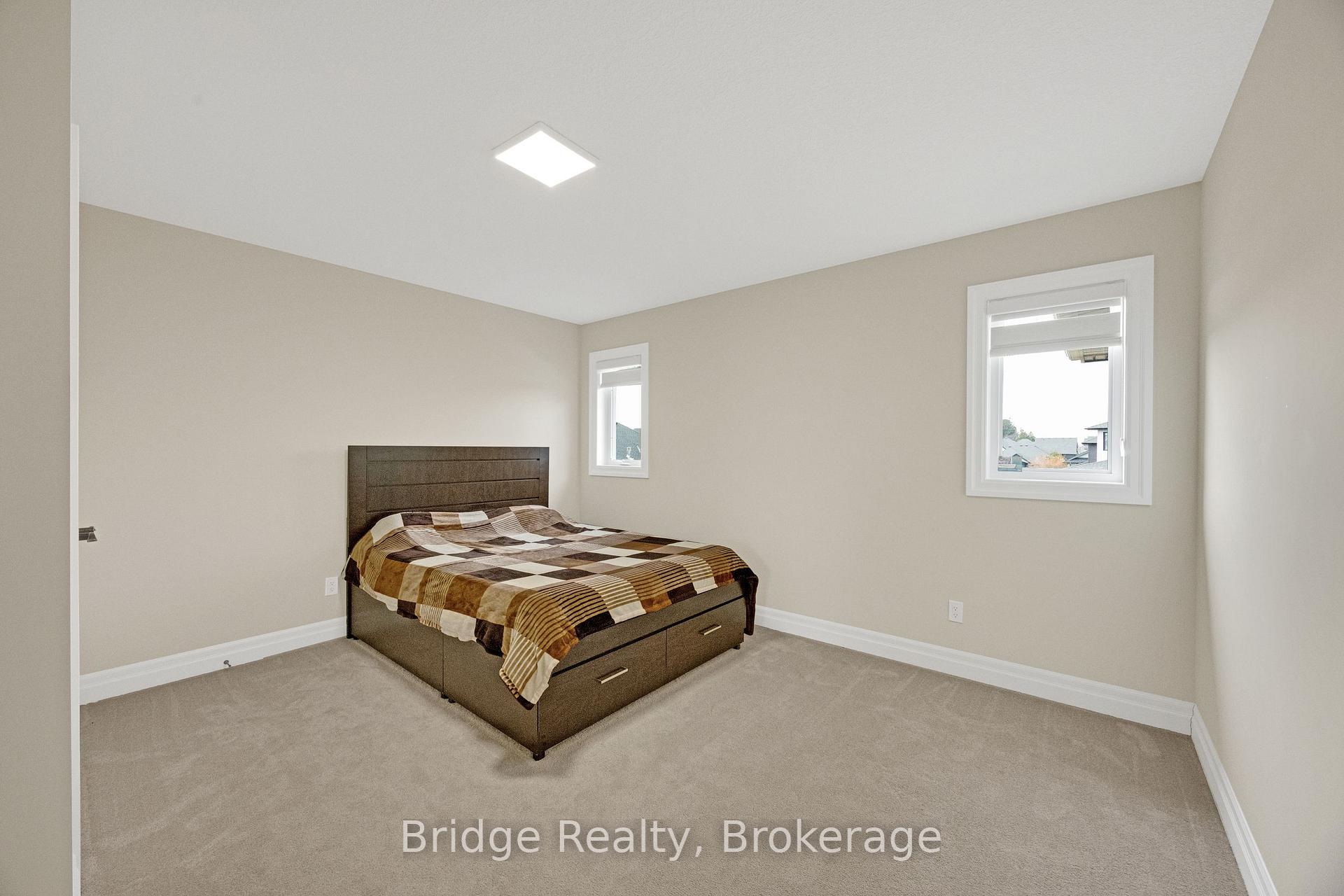 Photo 37 of 256 Tamarack Boulevard, Woodstock, Woodstock - North — HOMEH