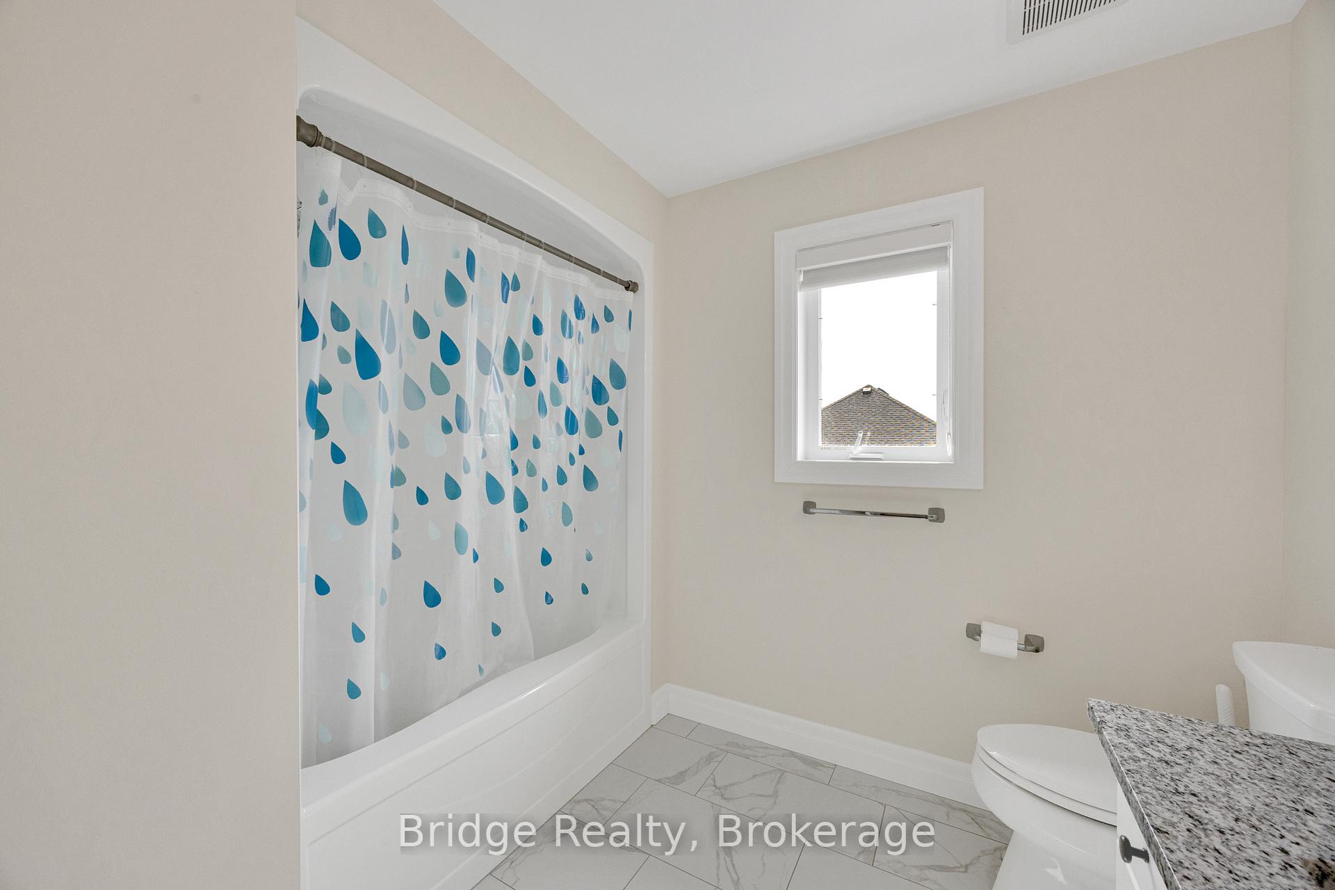 Photo 40 of 256 Tamarack Boulevard, Woodstock, Woodstock - North — HOMEH