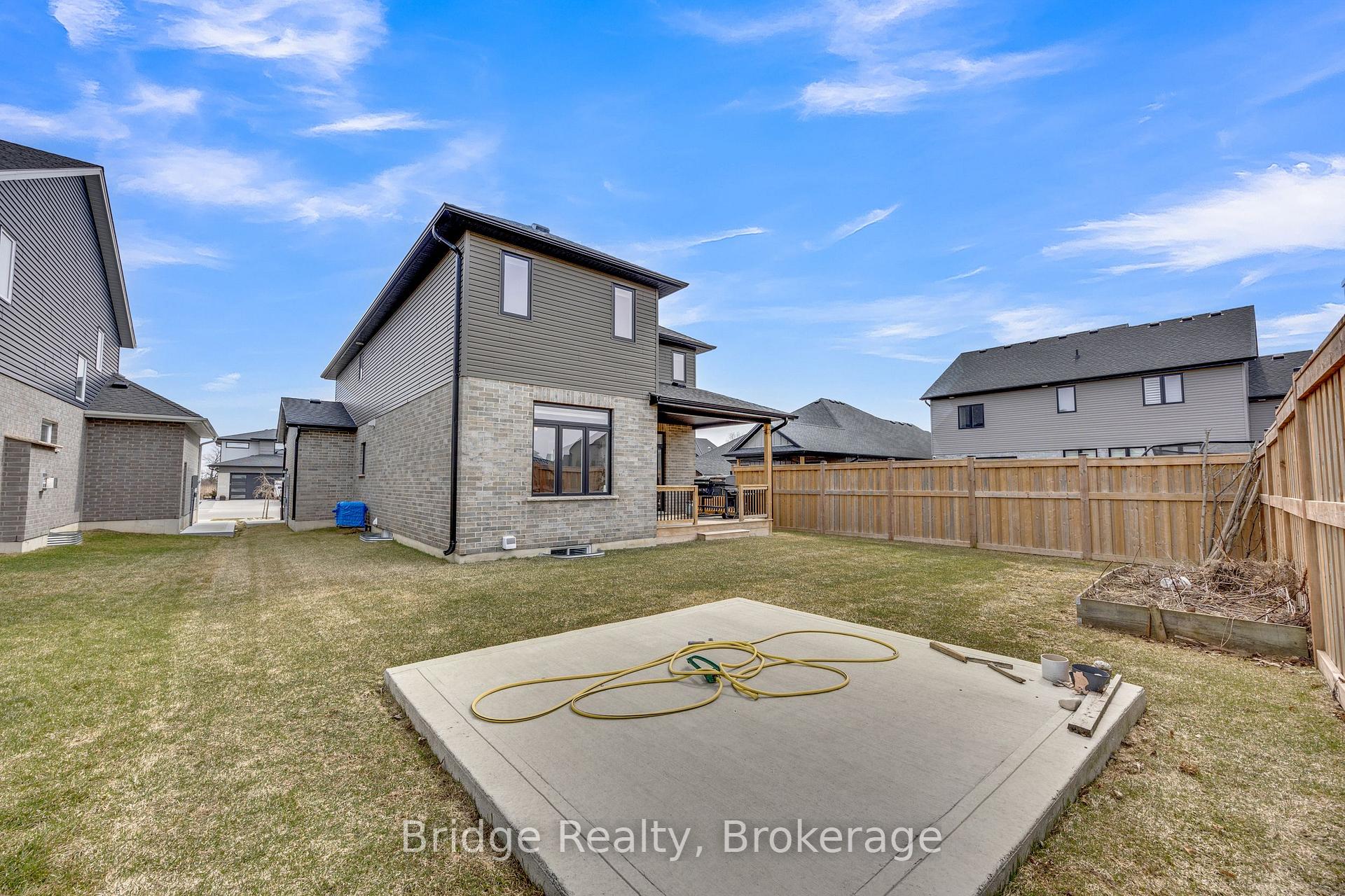 Photo 45 of 256 Tamarack Boulevard, Woodstock, Woodstock - North — HOMEH