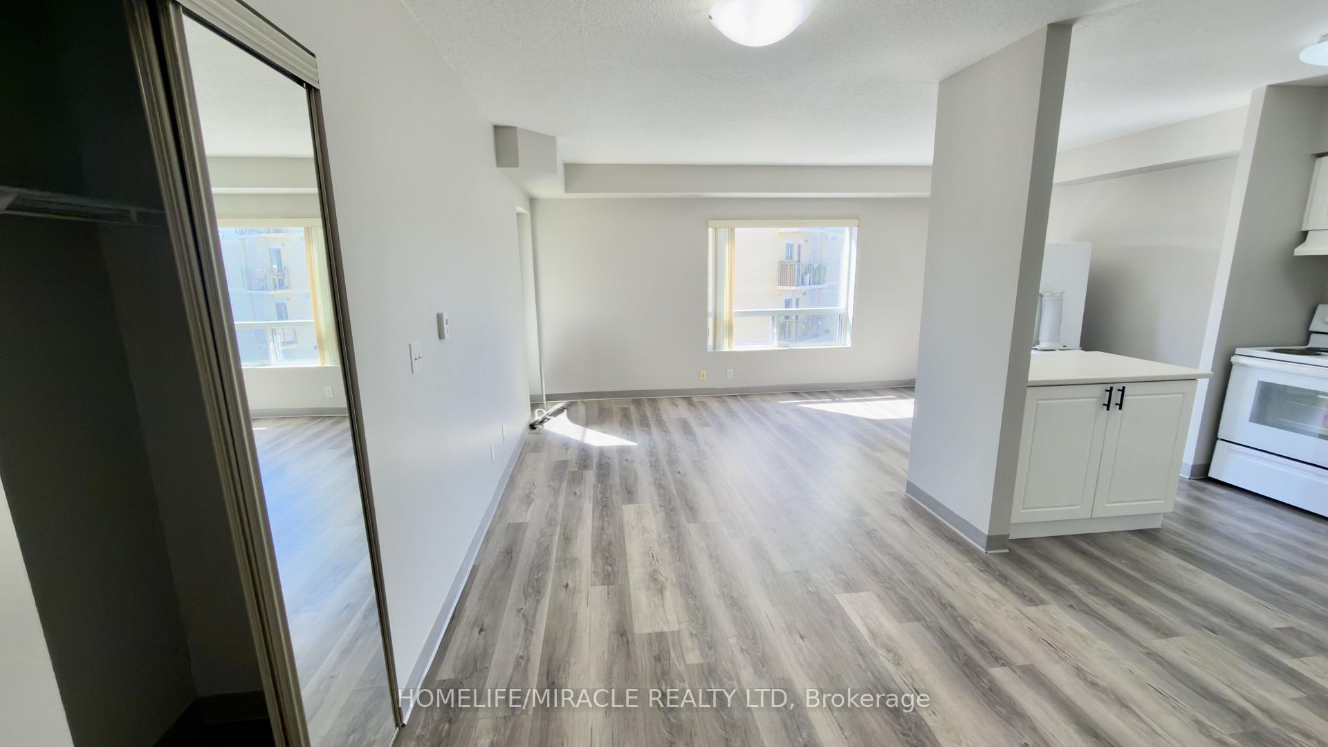 Photo 5 of Unit 304, 237 Auburn Drive, Waterloo, Lexington/Lincoln Village — HOMEH