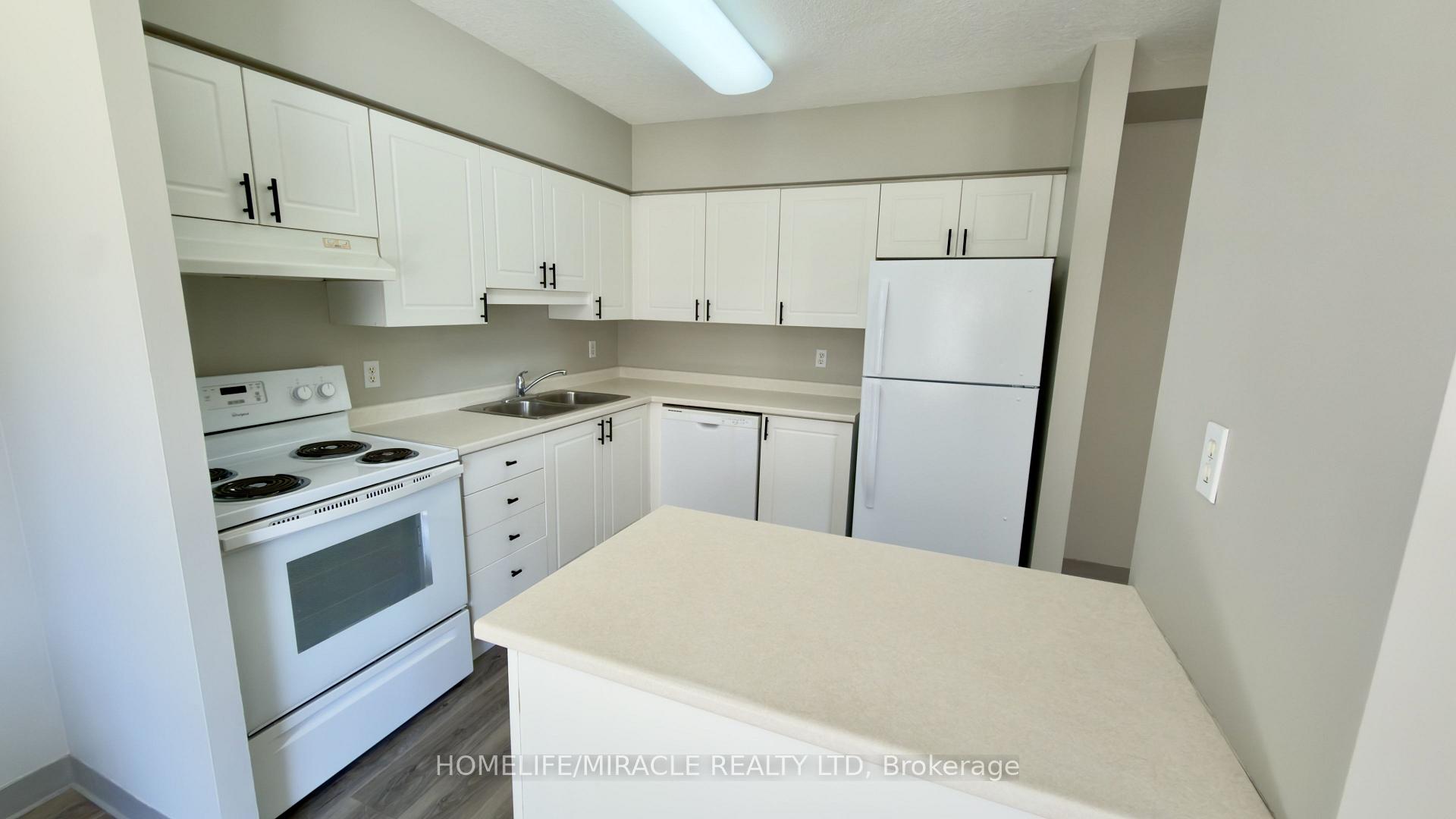 Photo 6 of Unit 304, 237 Auburn Drive, Waterloo, Lexington/Lincoln Village — HOMEH