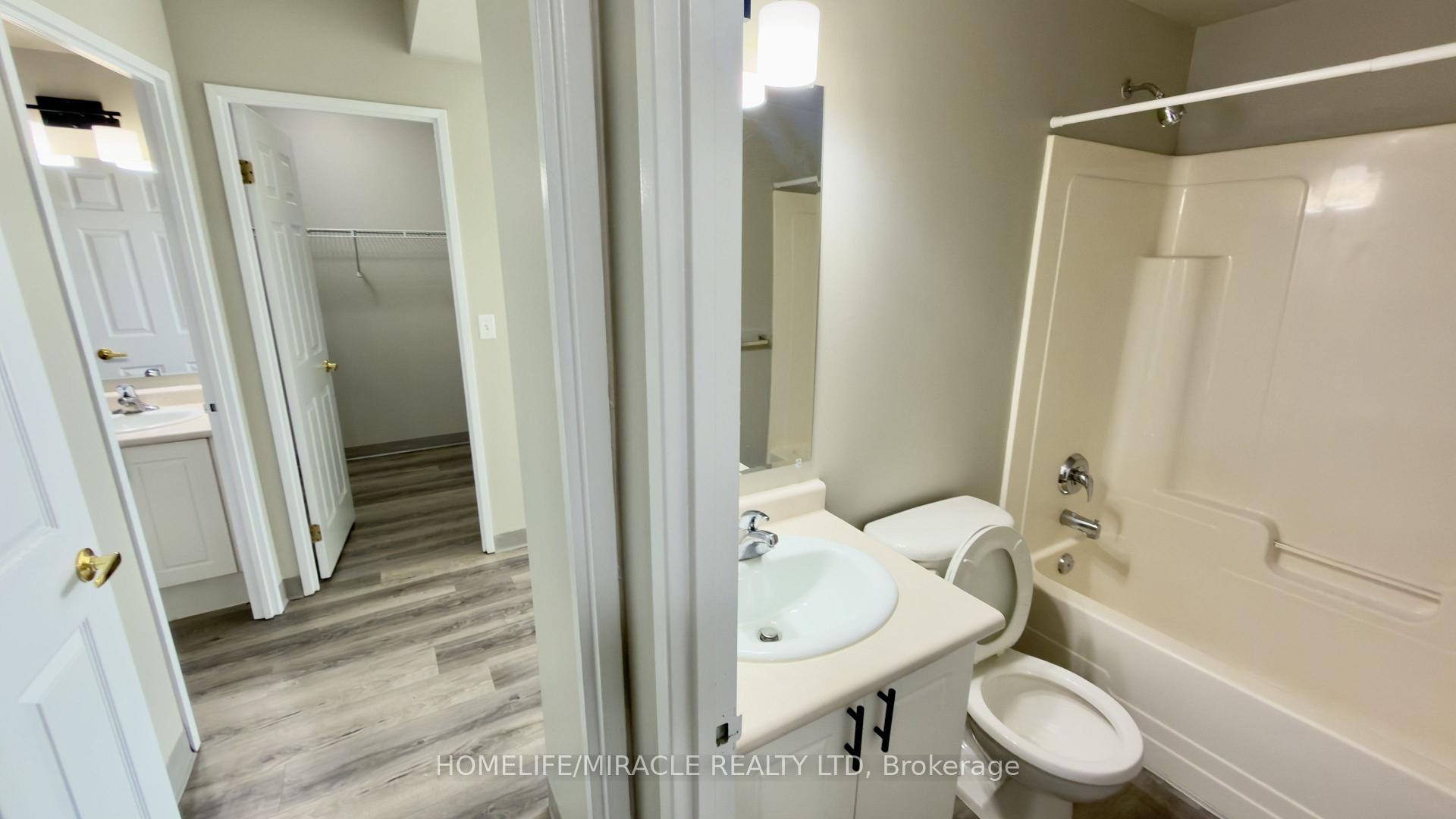 Photo 11 of Unit 304, 237 Auburn Drive, Waterloo, Lexington/Lincoln Village — HOMEH