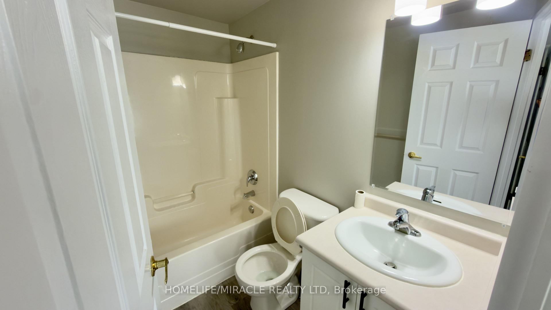 Photo 15 of Unit 304, 237 Auburn Drive, Waterloo, Lexington/Lincoln Village — HOMEH