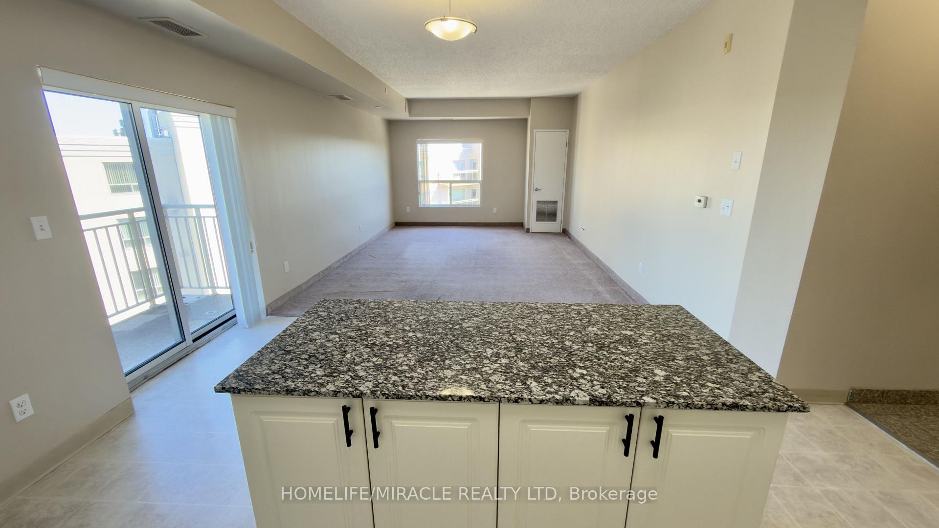 Photo 6 of Unit 818, 239 Auburn Drive, Waterloo, Lexington/Lincoln Village — HOMEH