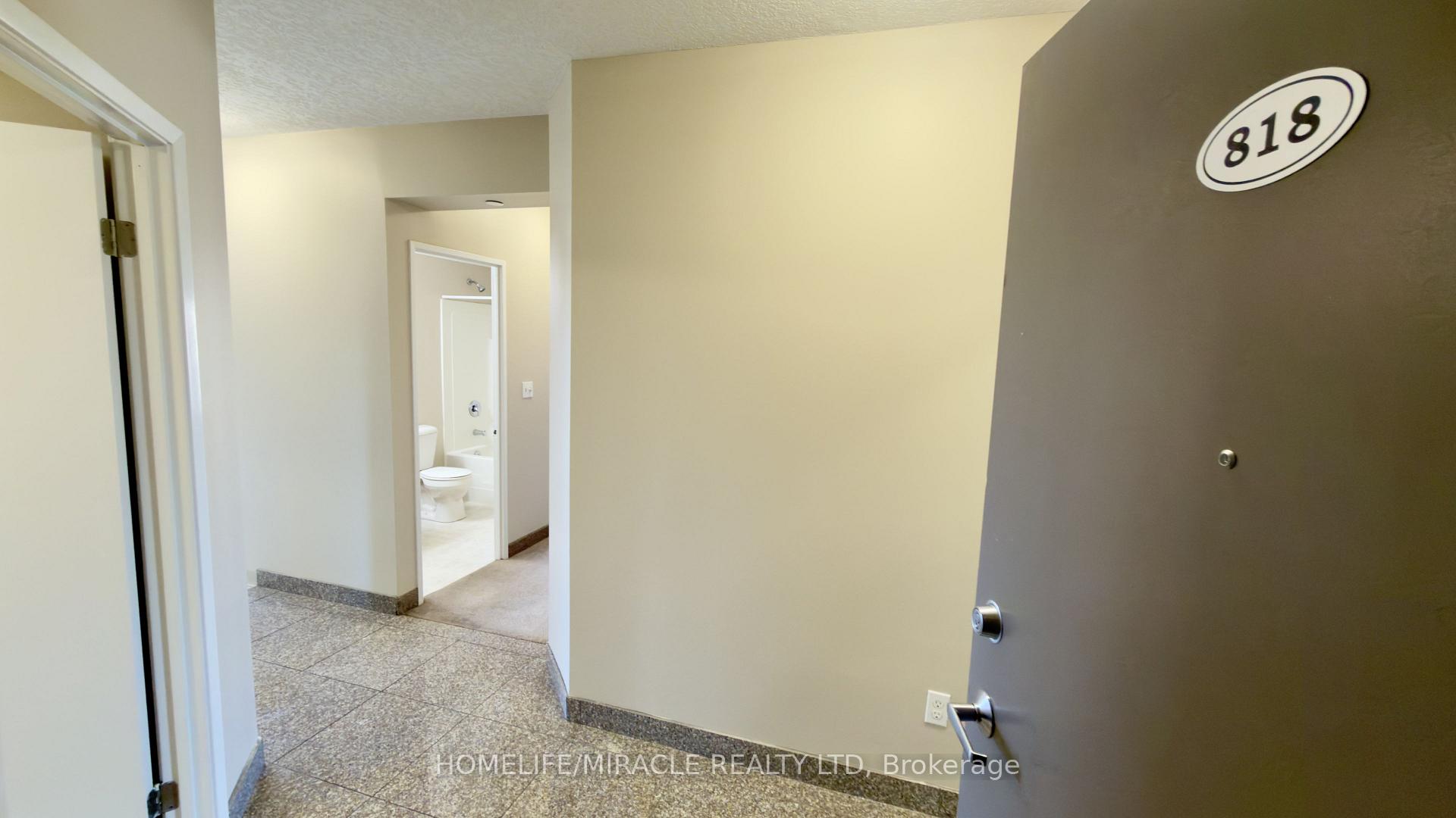 Photo 7 of Unit 818, 239 Auburn Drive, Waterloo, Lexington/Lincoln Village — HOMEH