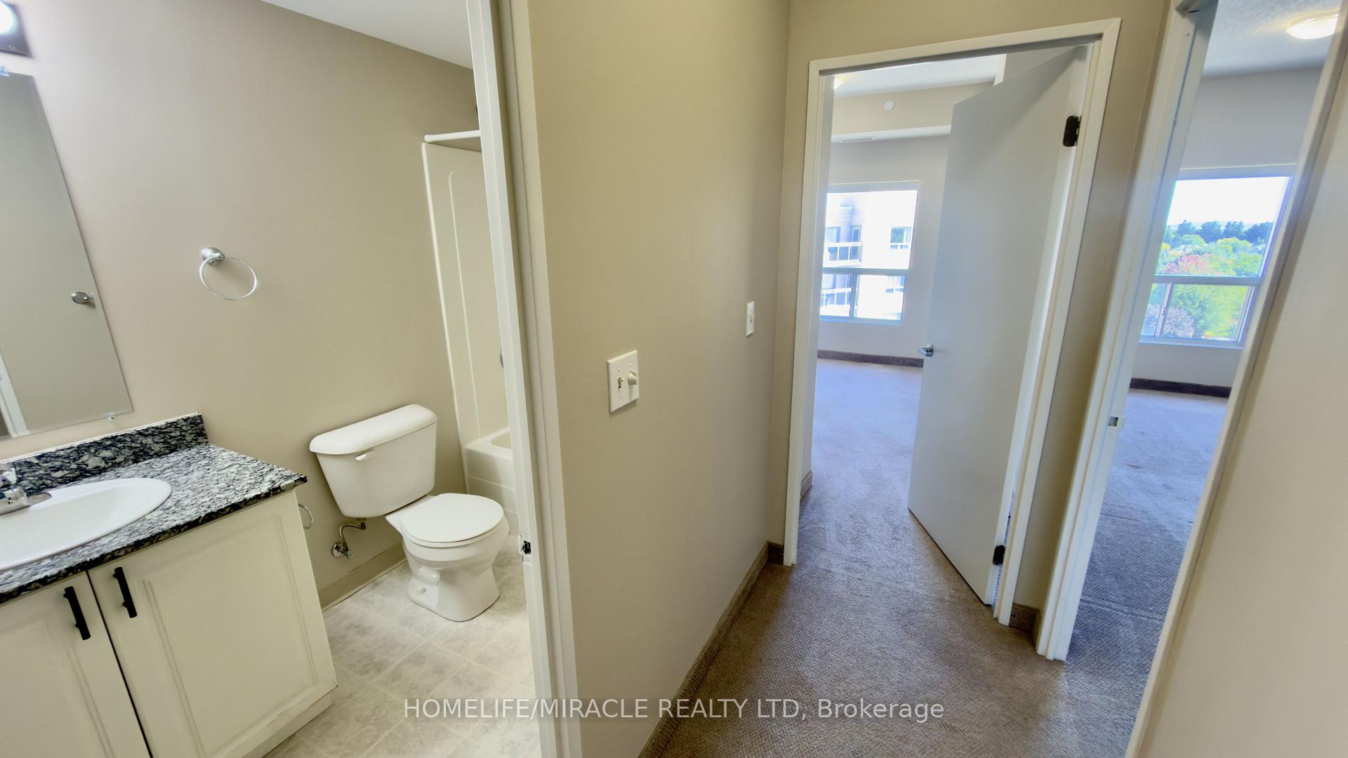 Photo 12 of Unit 818, 239 Auburn Drive, Waterloo, Lexington/Lincoln Village — HOMEH