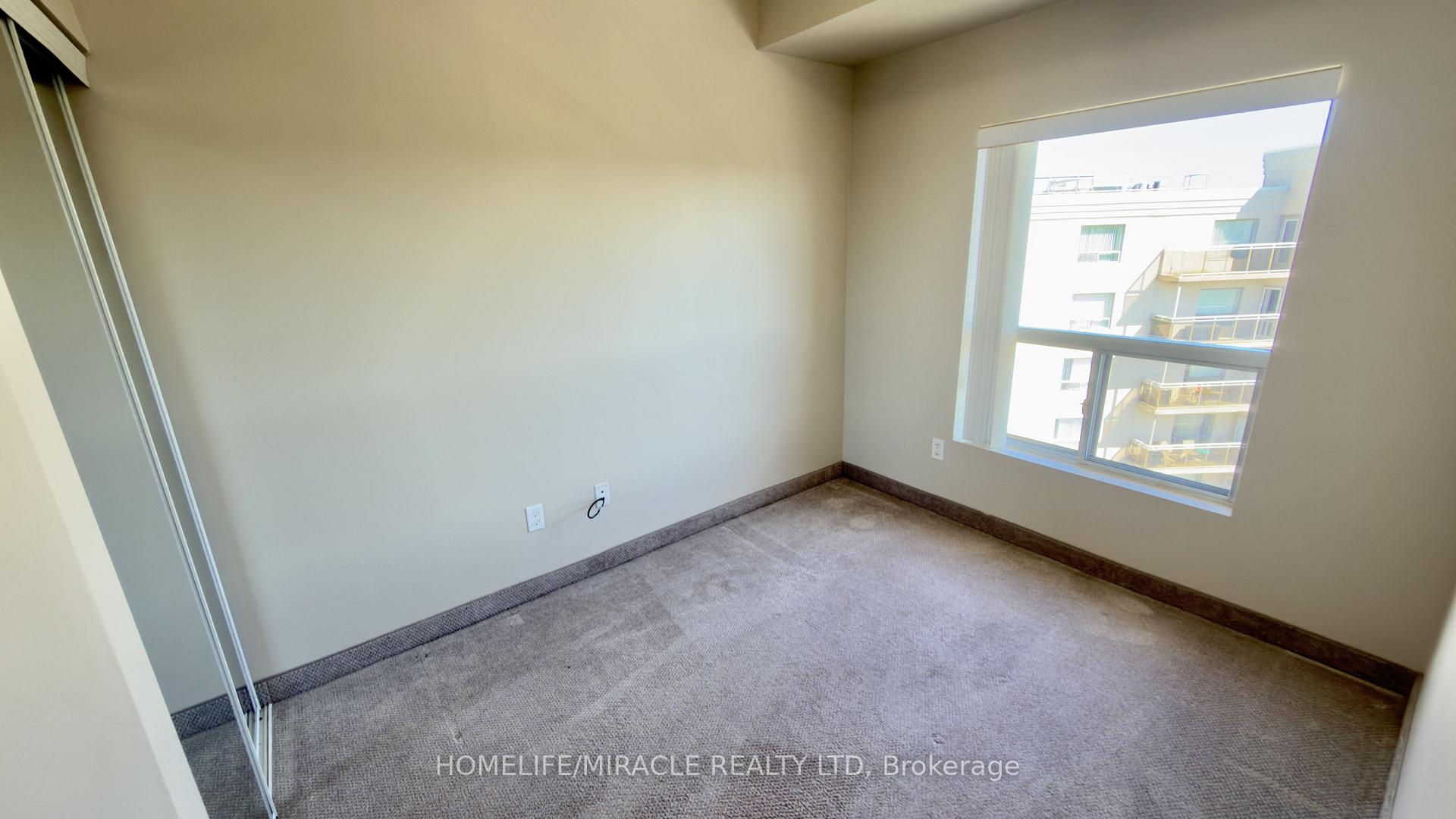 Photo 16 of Unit 818, 239 Auburn Drive, Waterloo, Lexington/Lincoln Village — HOMEH