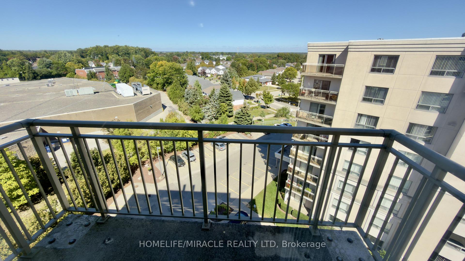 Photo 18 of Unit 818, 239 Auburn Drive, Waterloo, Lexington/Lincoln Village — HOMEH