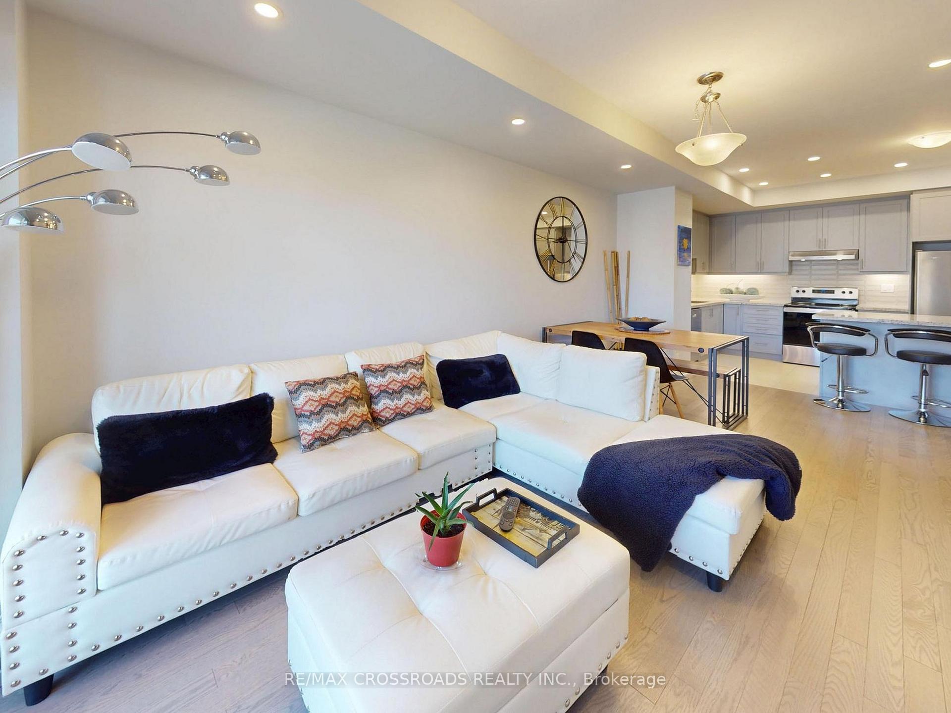 Photo 5 of 9 Oscar Steeper Lane, Markham, Angus Glen — HOMEH