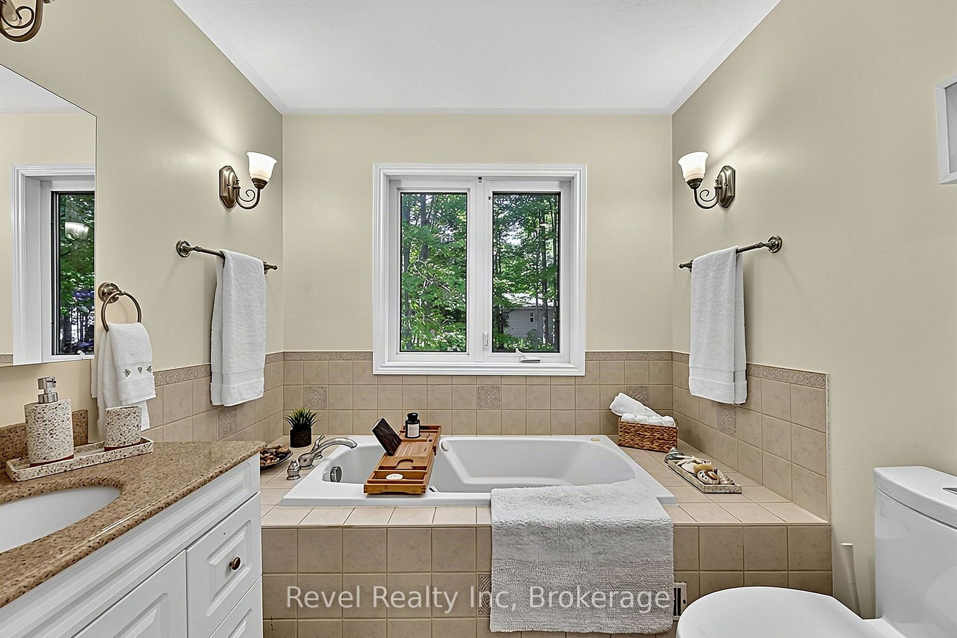 Photo 12 of 18 Rue Vanier Road, Tiny, Lafontaine — HOMEH