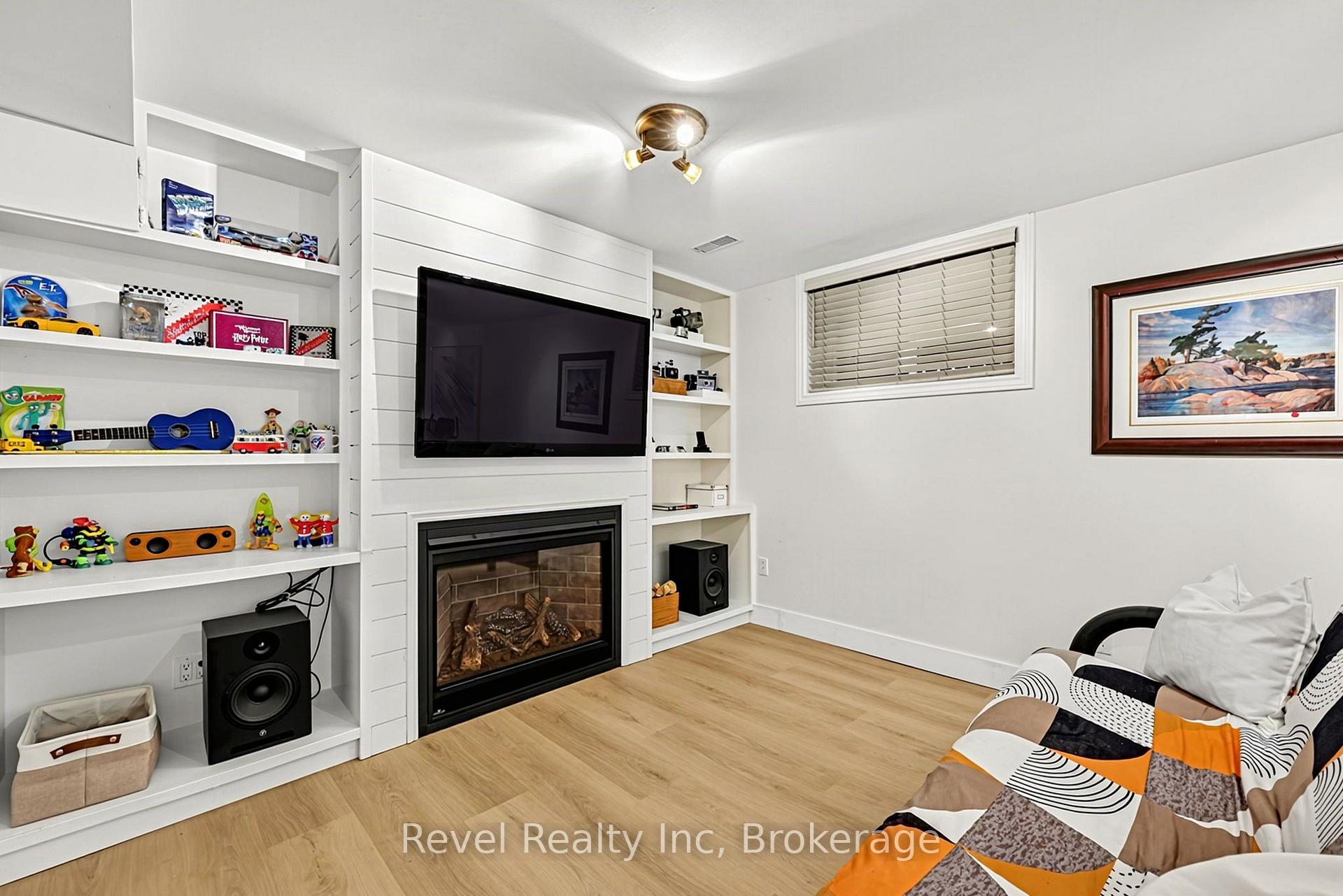 Photo 15 of 18 Rue Vanier Road, Tiny, Lafontaine — HOMEH